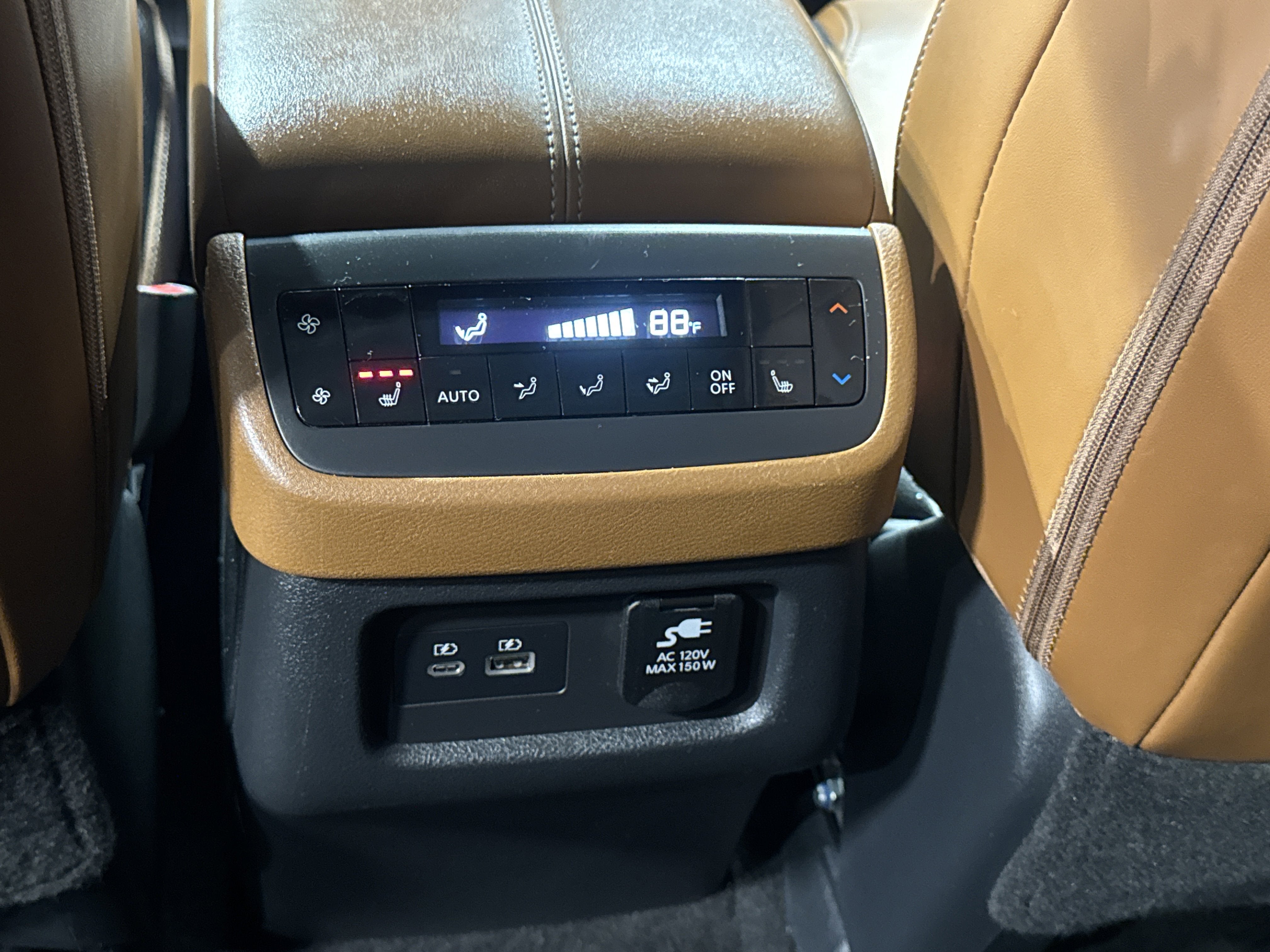 2024 Nissan Pathfinder Platinum W/Captain's Chairs