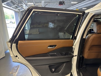2023 Nissan Pathfinder Platinum W/Captain's Chairs