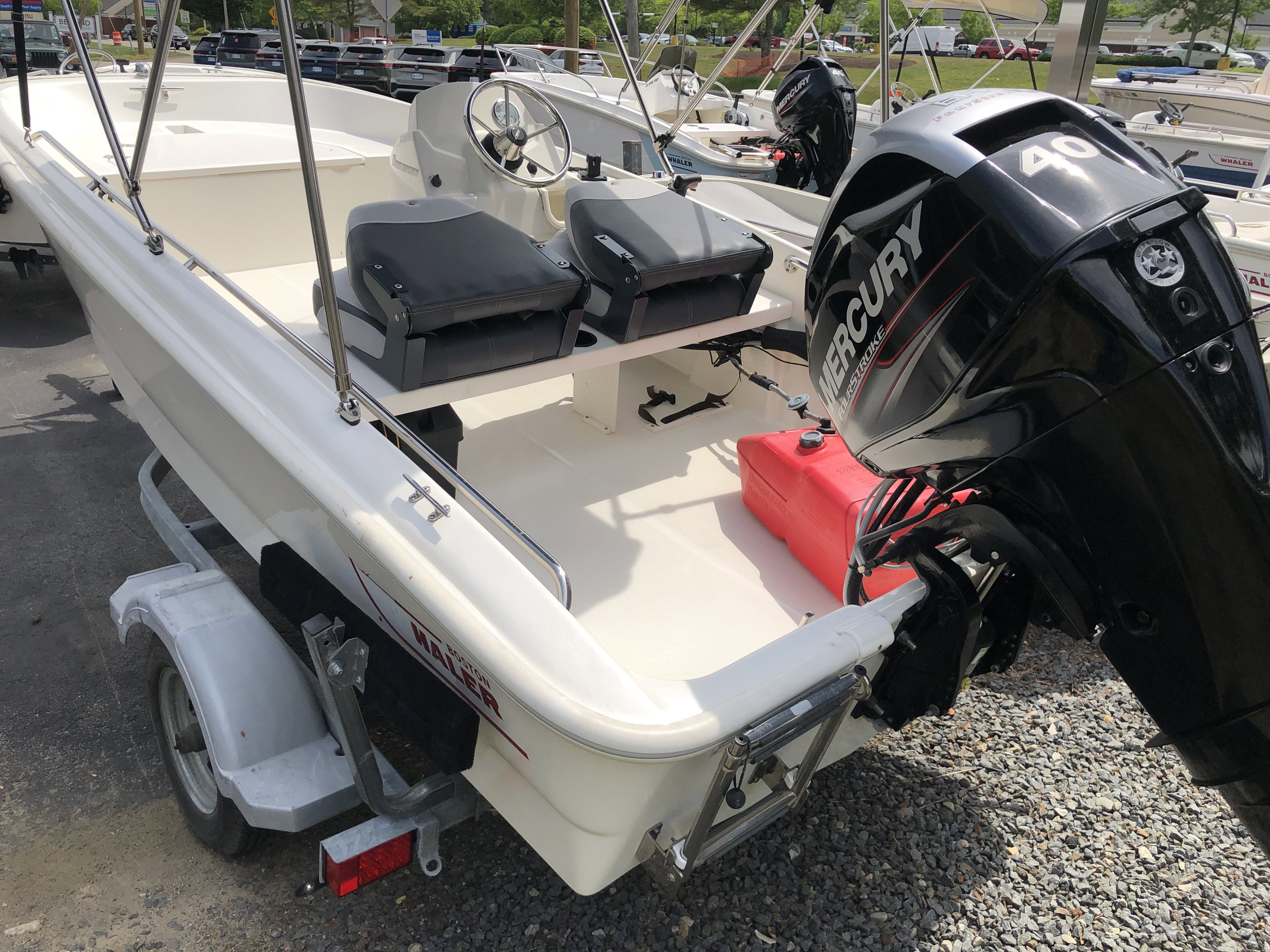 2015 BOSTON WHALER 130 SUPER SPORT Base