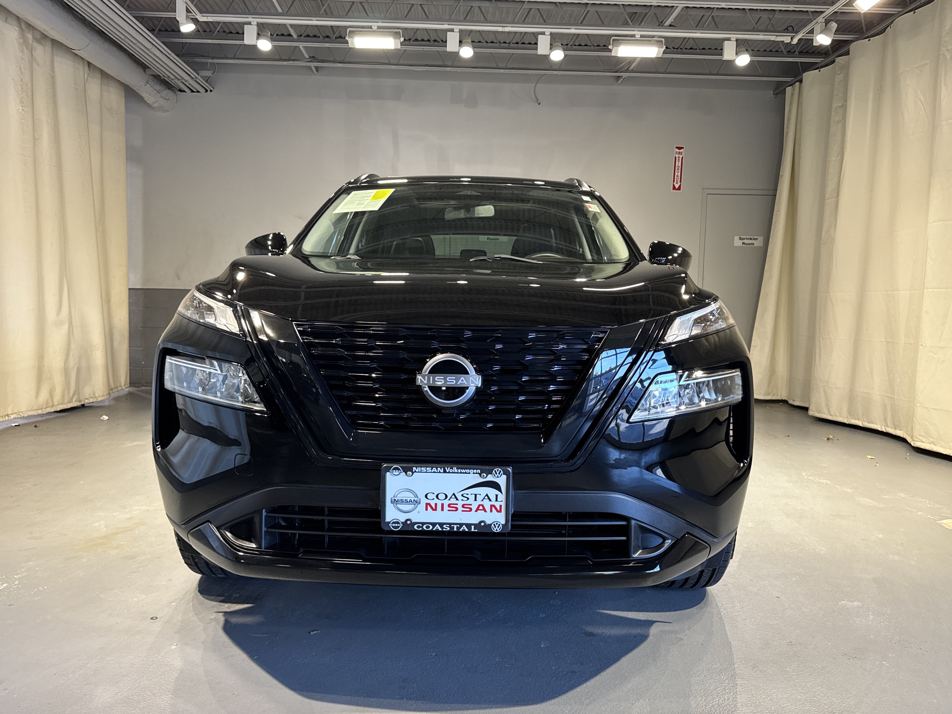 2023 Nissan Rogue SV W/Premium Package & Midnight Package