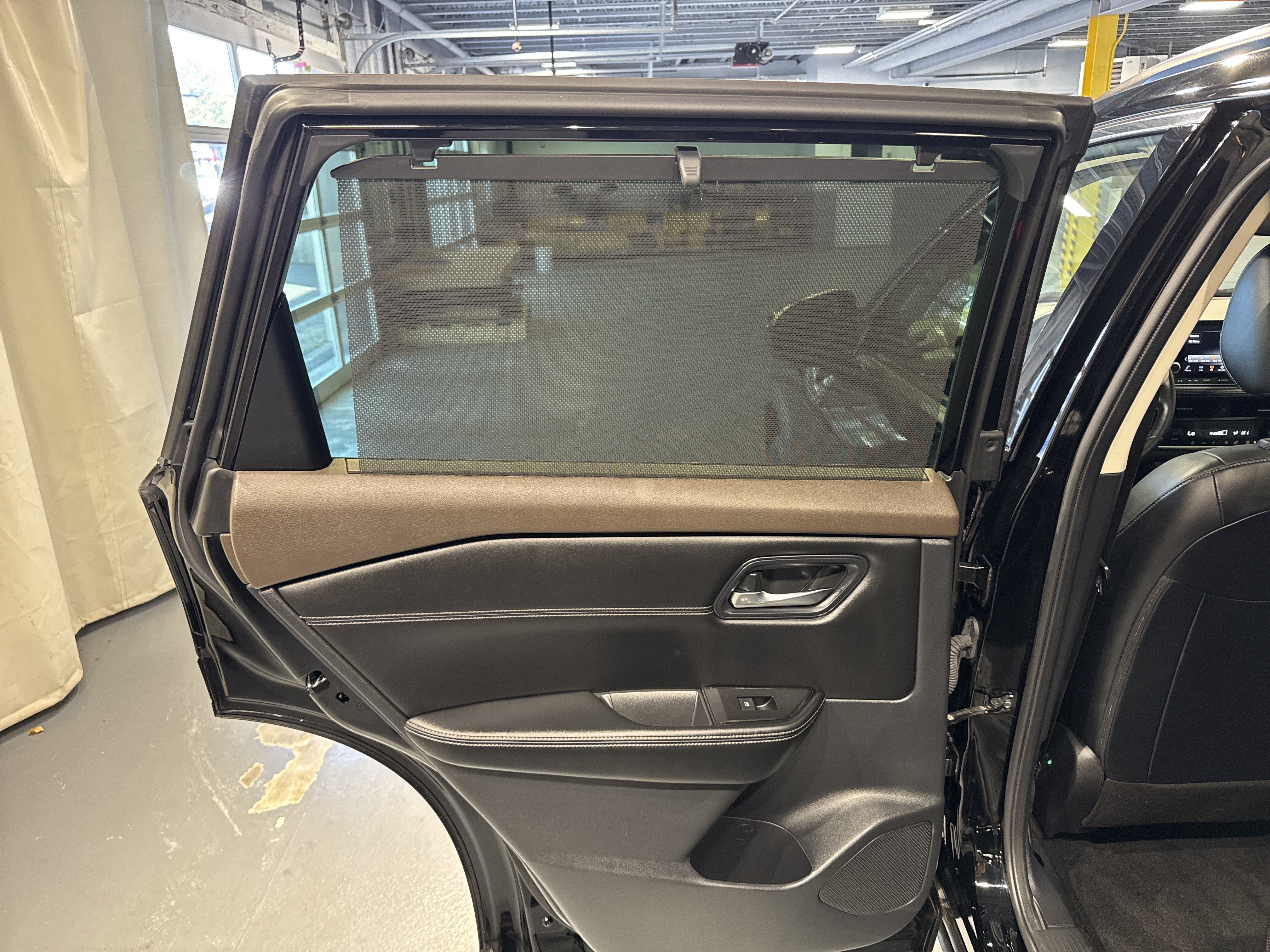 2023 Nissan Rogue SV W/Premium Package & Midnight Package