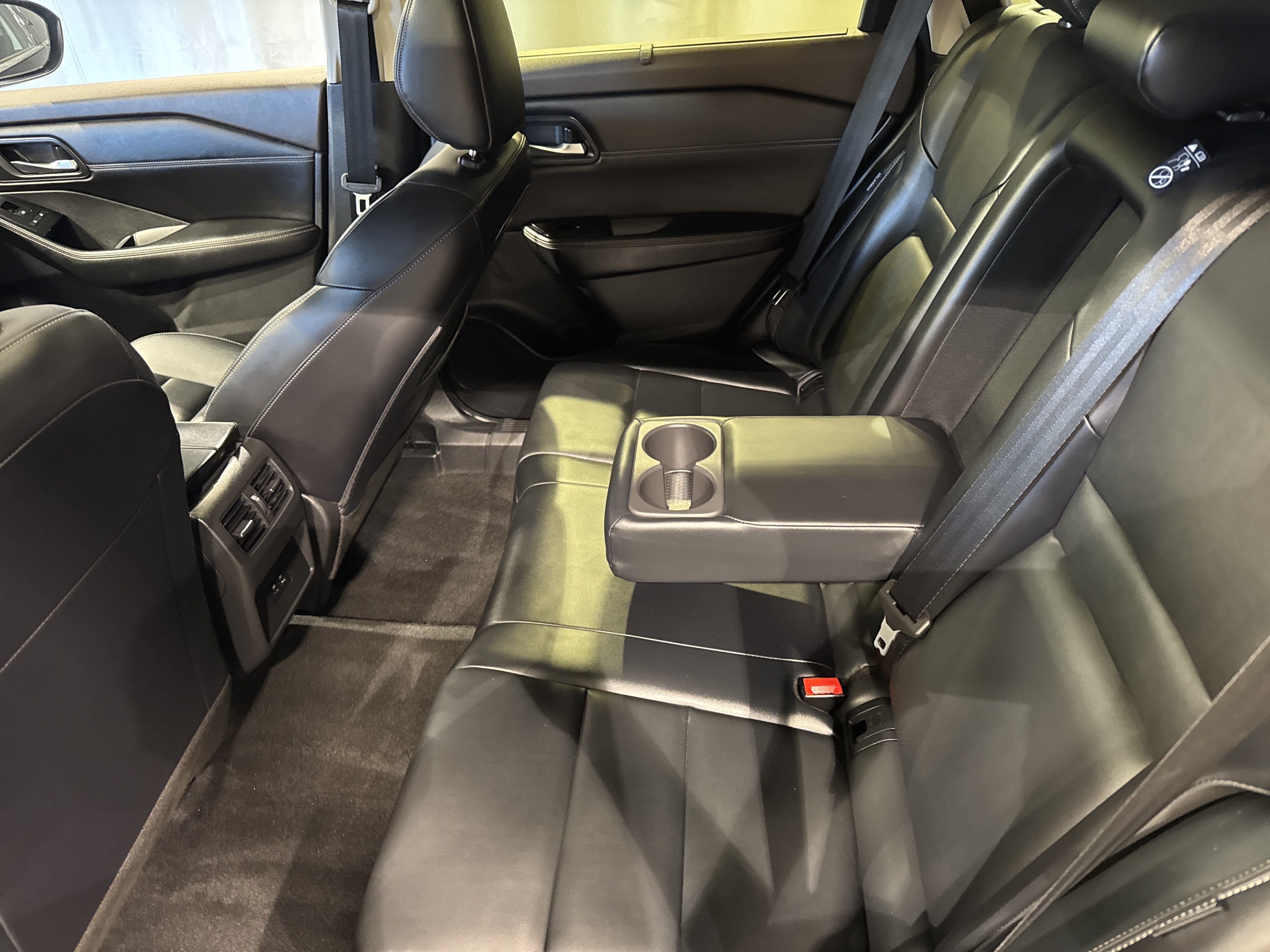 2023 Nissan Rogue SV W/Premium Package & Midnight Package