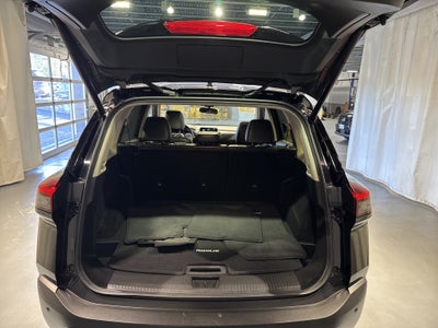 2023 Nissan Rogue SV W/Premium Package & Midnight Package