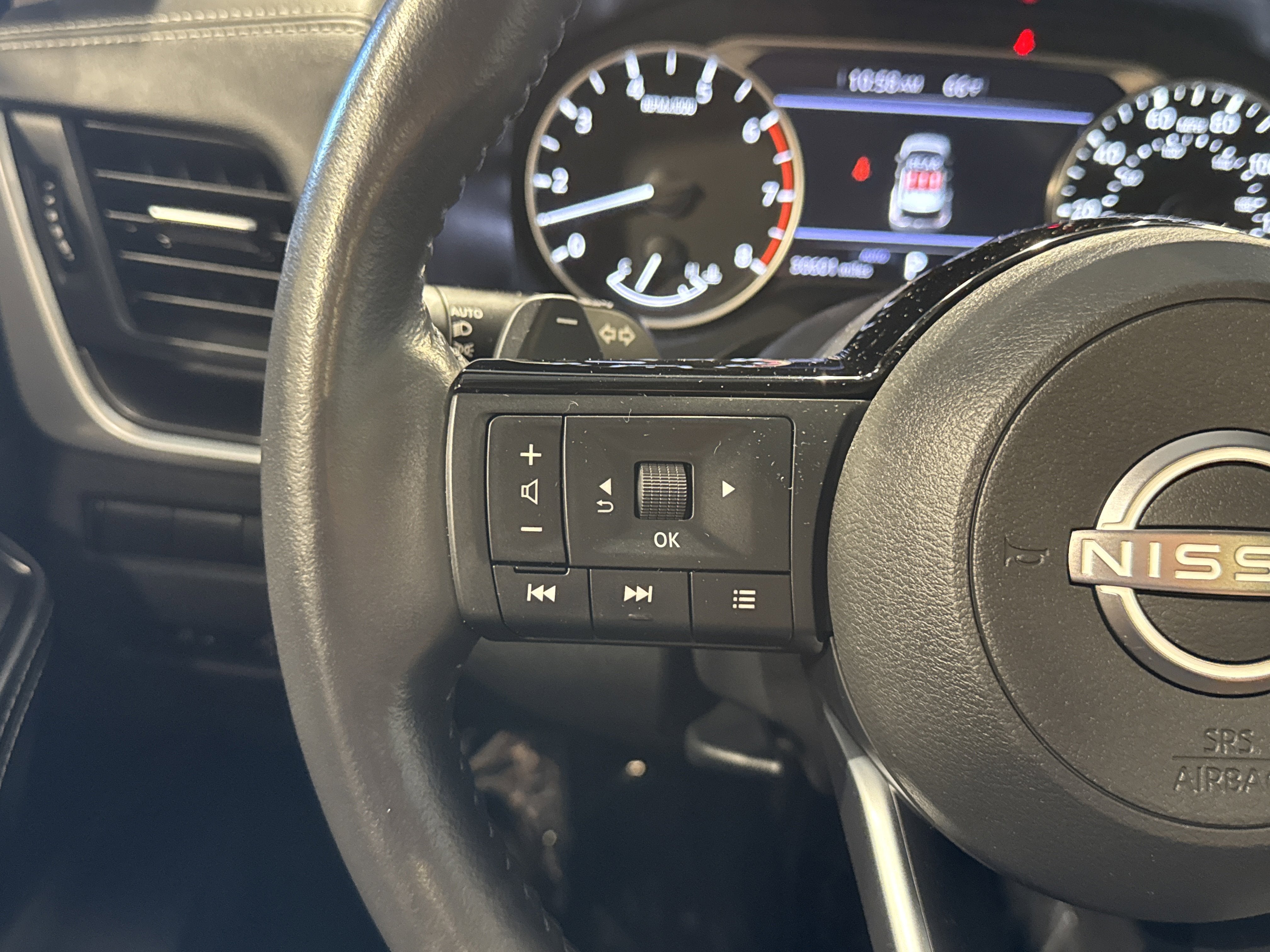 2023 Nissan Rogue SV W/Premium Package & Midnight Package
