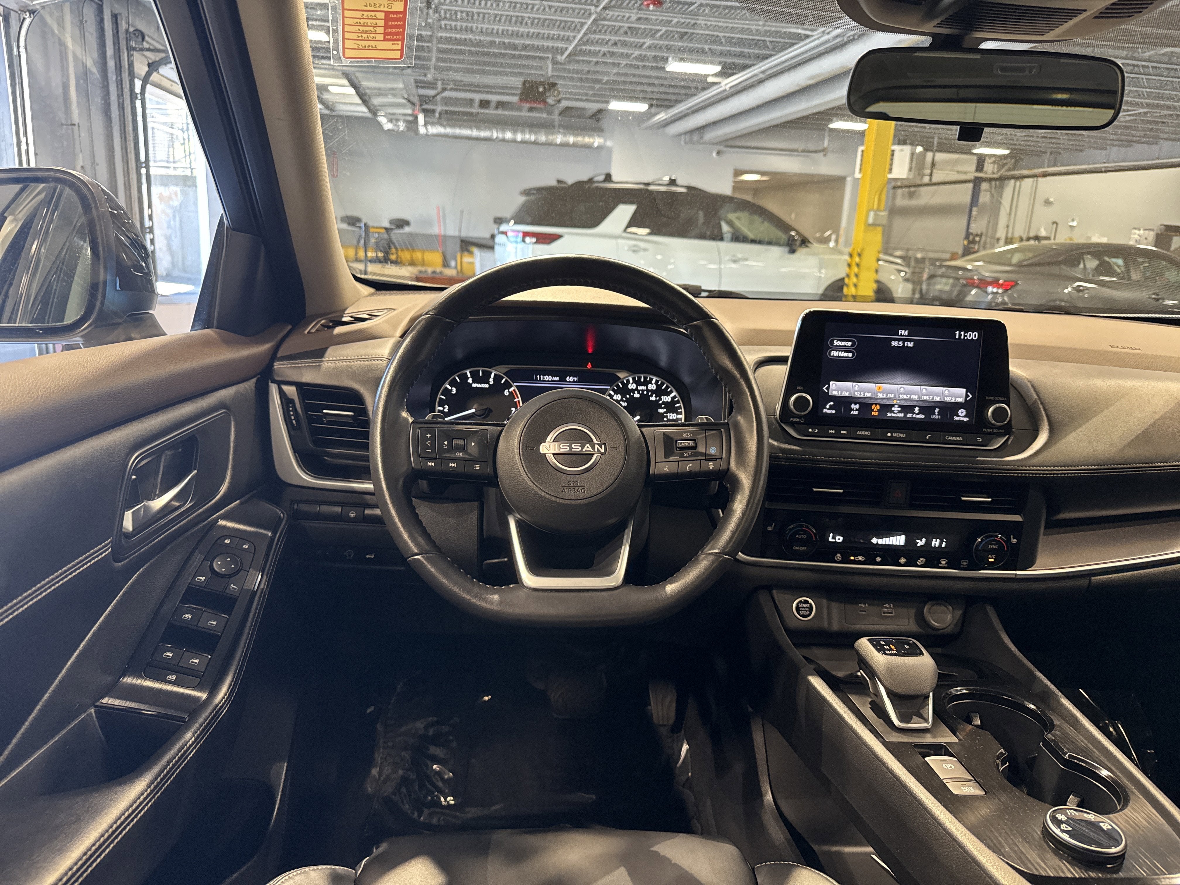 2023 Nissan Rogue SV W/Premium Package & Midnight Package
