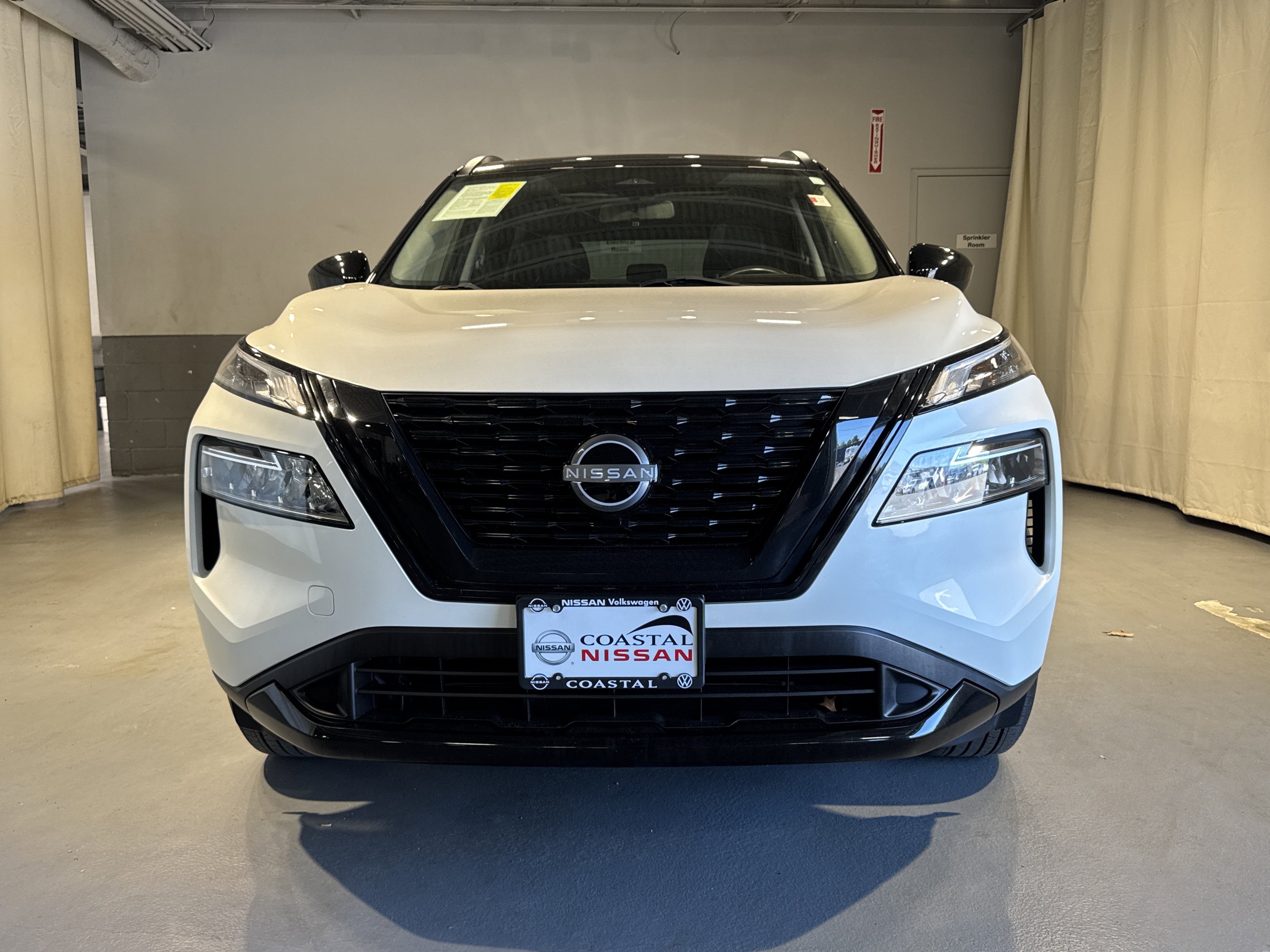 2023 Nissan Rogue SV W/Premium Package & Midnight Package