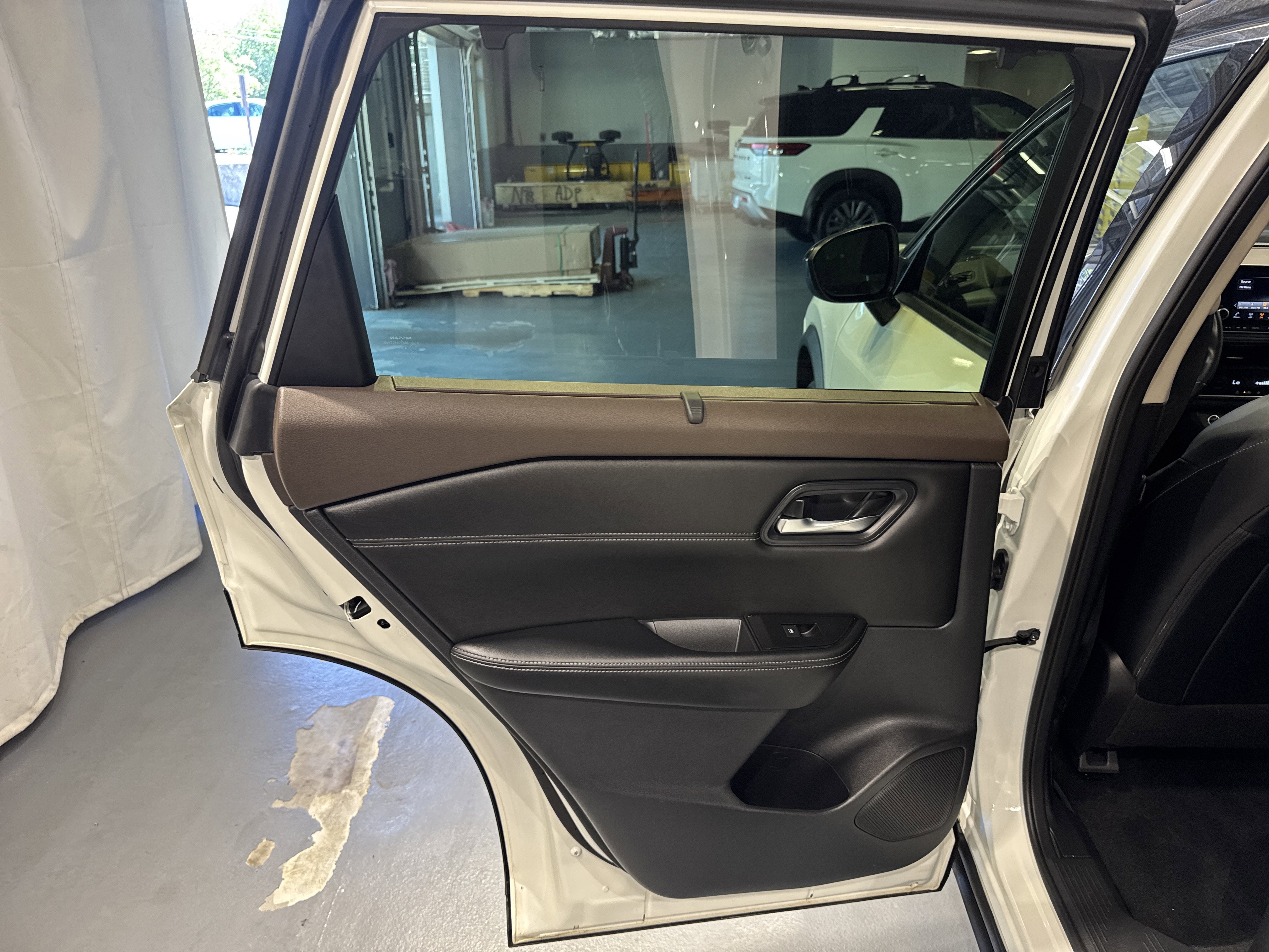 2023 Nissan Rogue SV W/Premium Package & Midnight Package