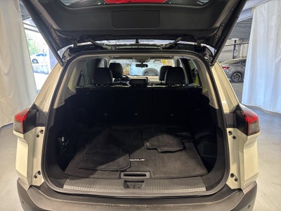 2023 Nissan Rogue SV W/Premium Package & Midnight Package