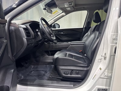 2023 Nissan Rogue SV W/Premium Package & Midnight Package