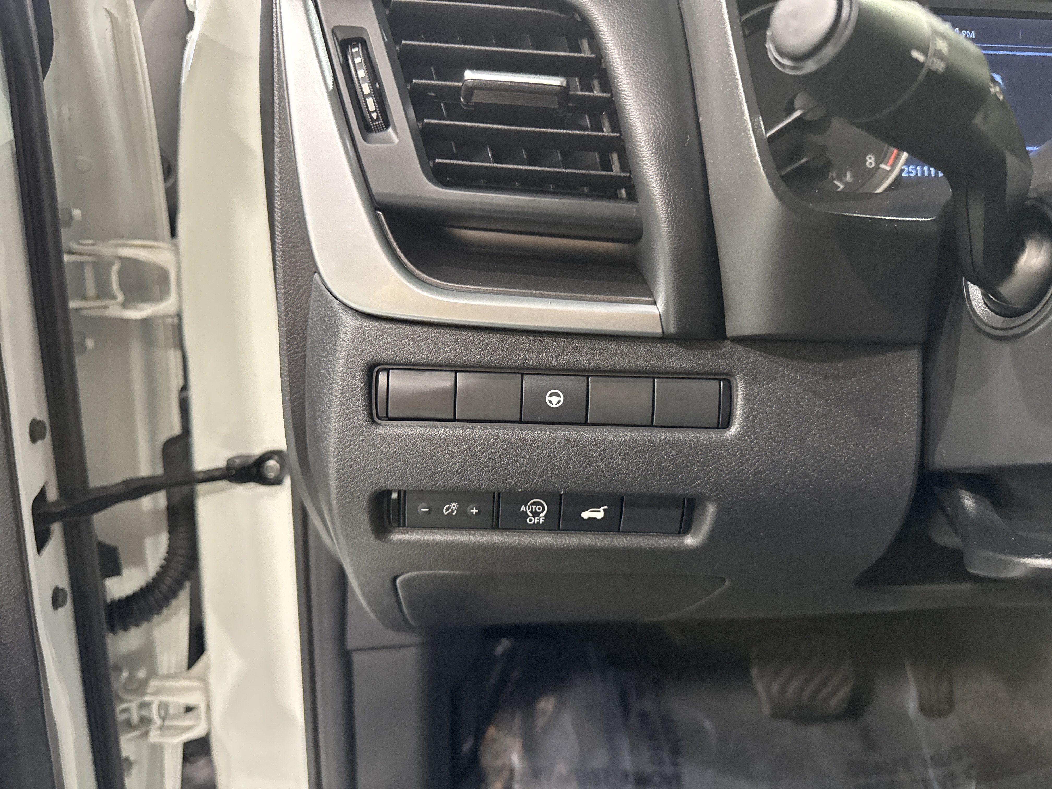 2023 Nissan Rogue SV W/Premium Package & Midnight Package