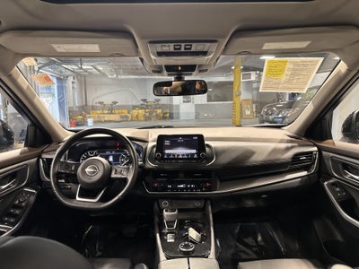 2023 Nissan Rogue SV W/Premium Package & Midnight Package