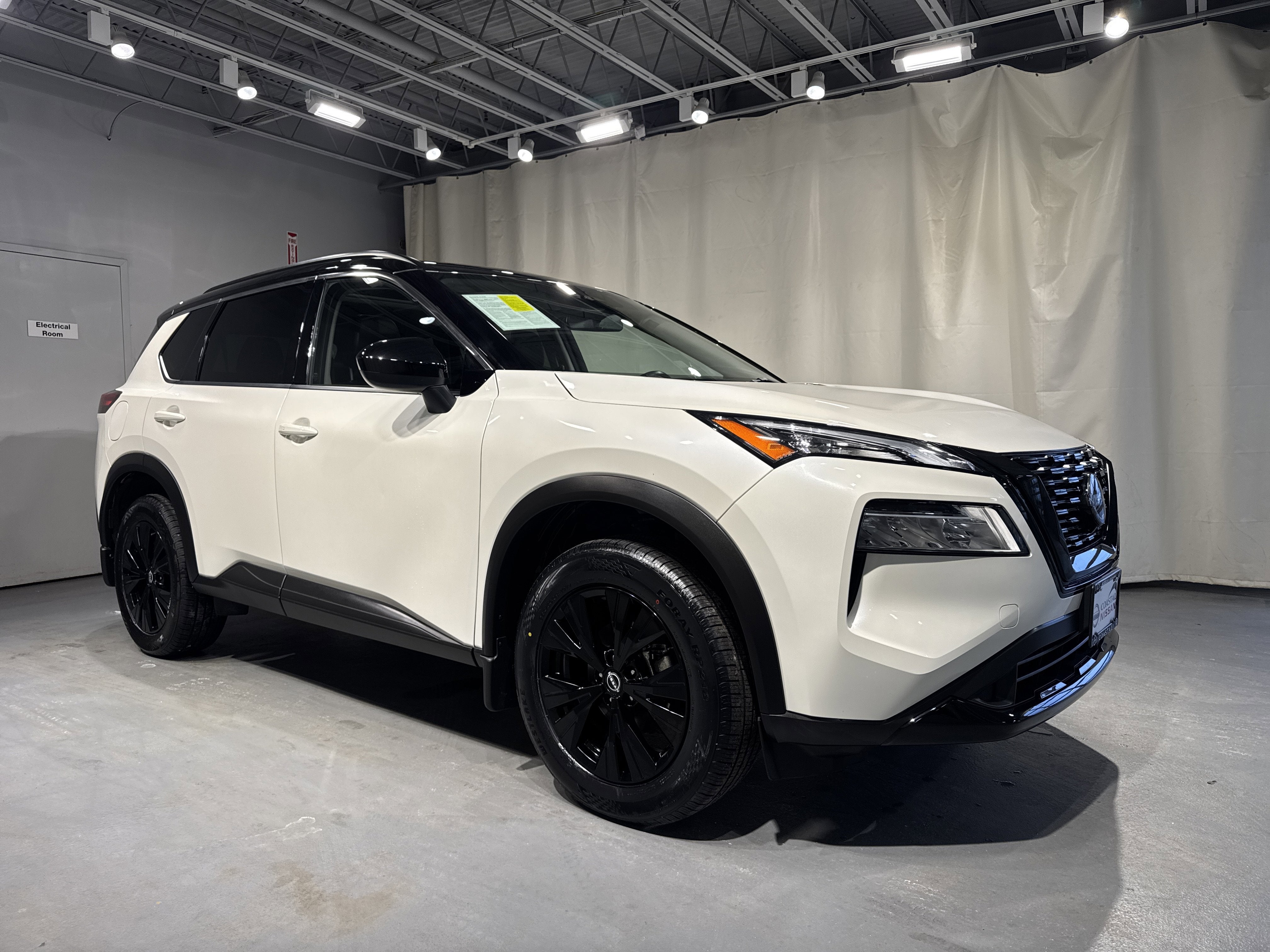 2023 Nissan Rogue SV W/Premium & Midnight Package