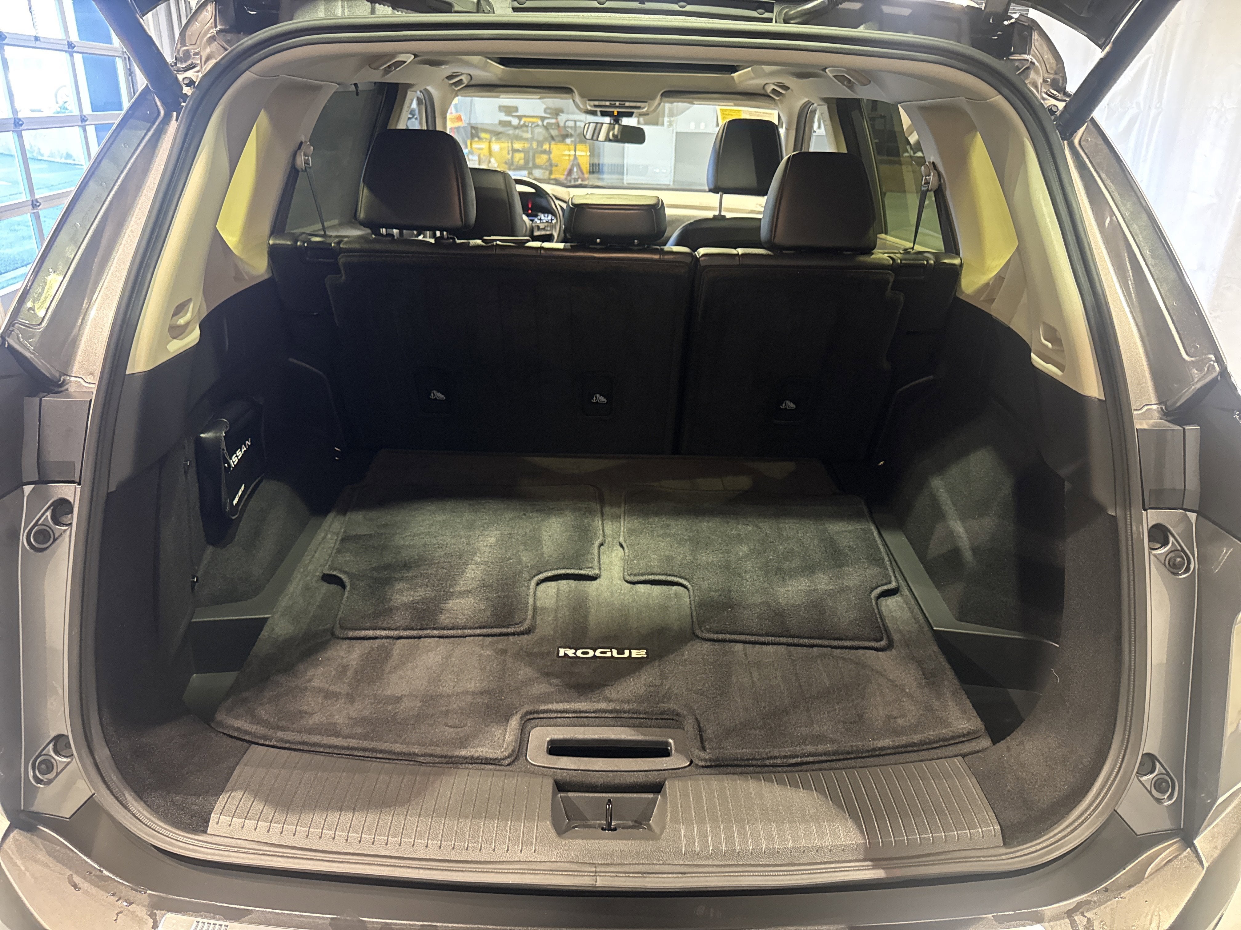 2023 Nissan Rogue SV W/Premium Package
