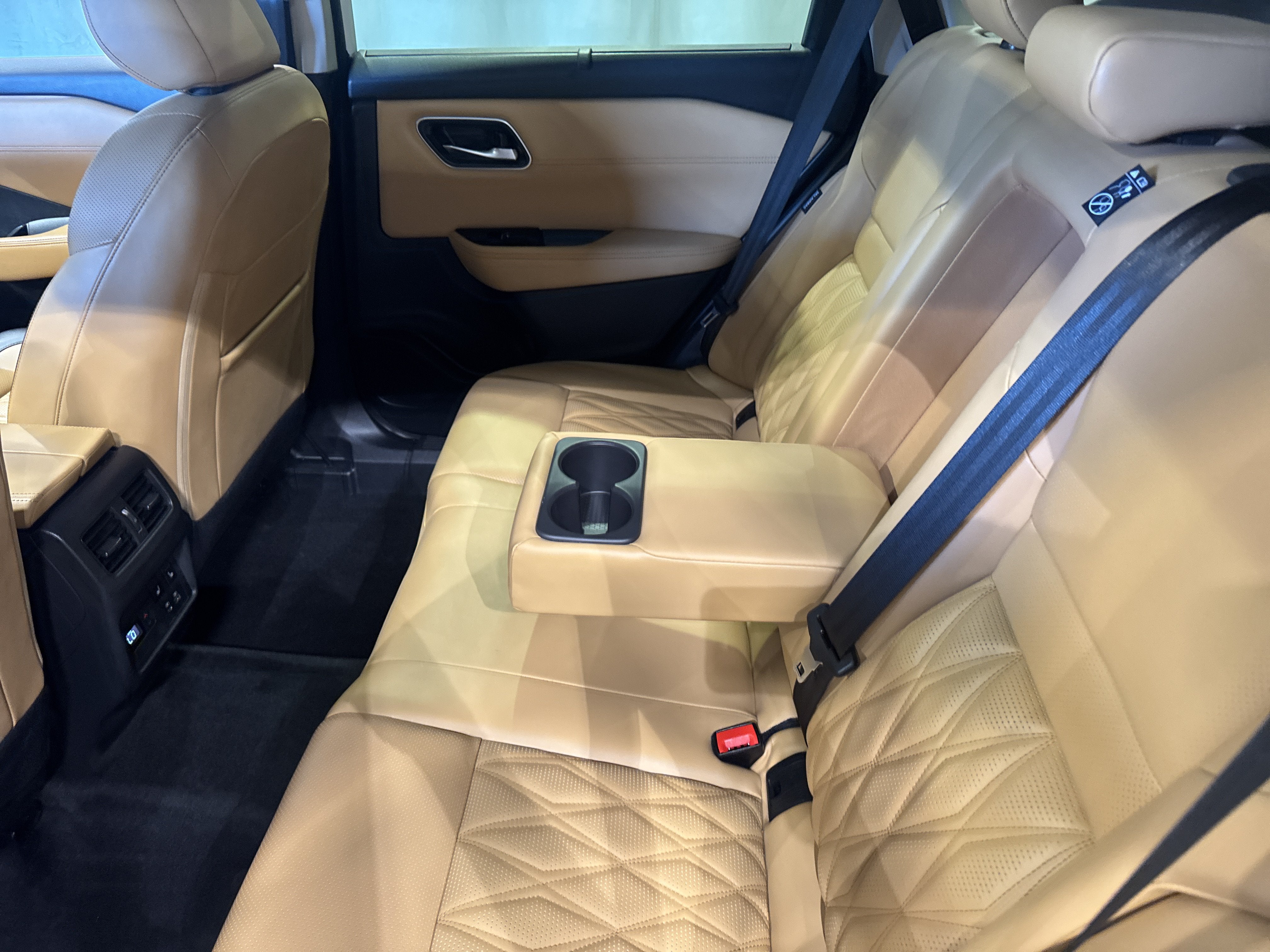 2023 Nissan Rogue Platinum W/Premium Package