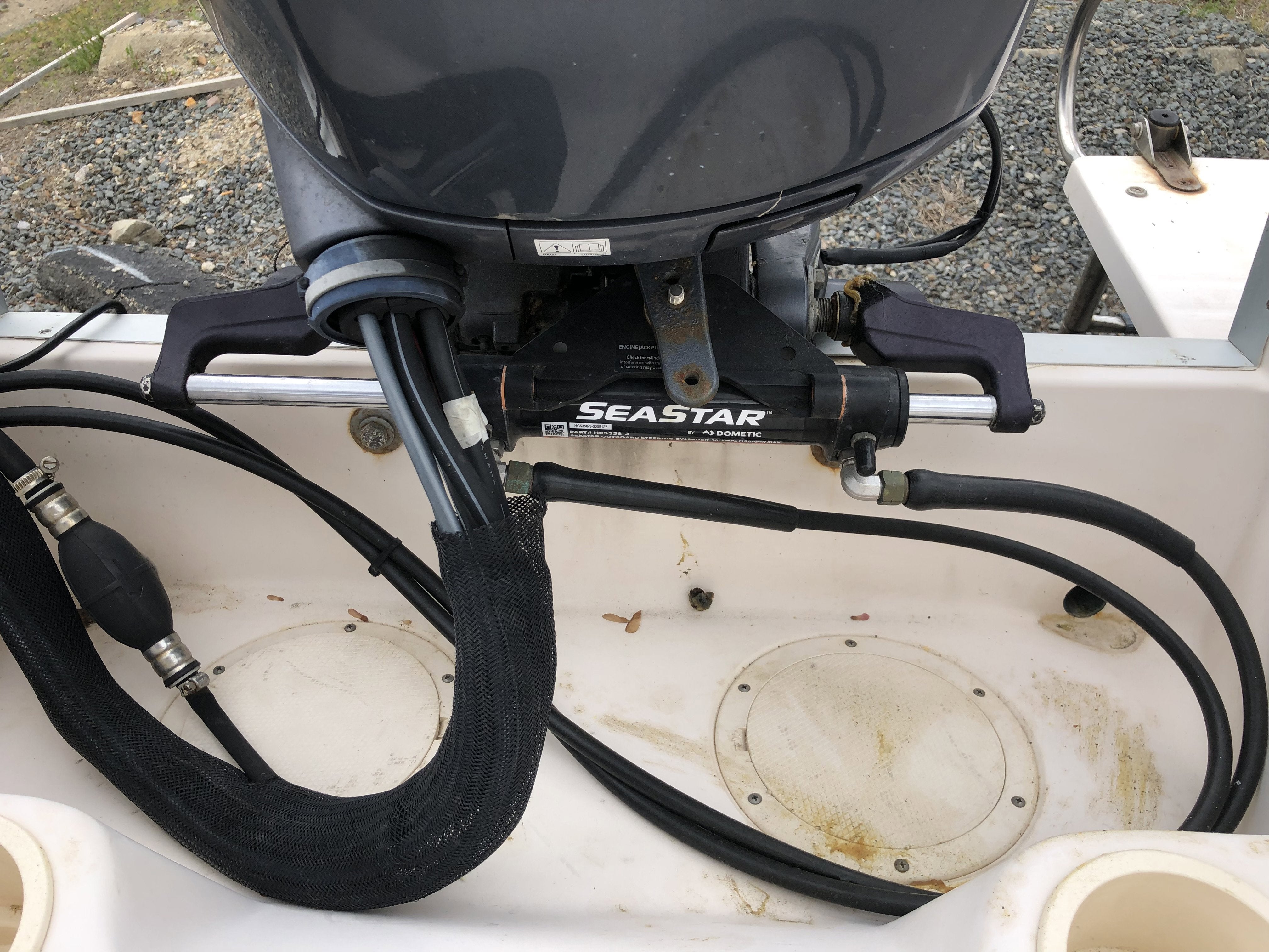 2011 GRADY WHITE 18 FISHERMAN Base