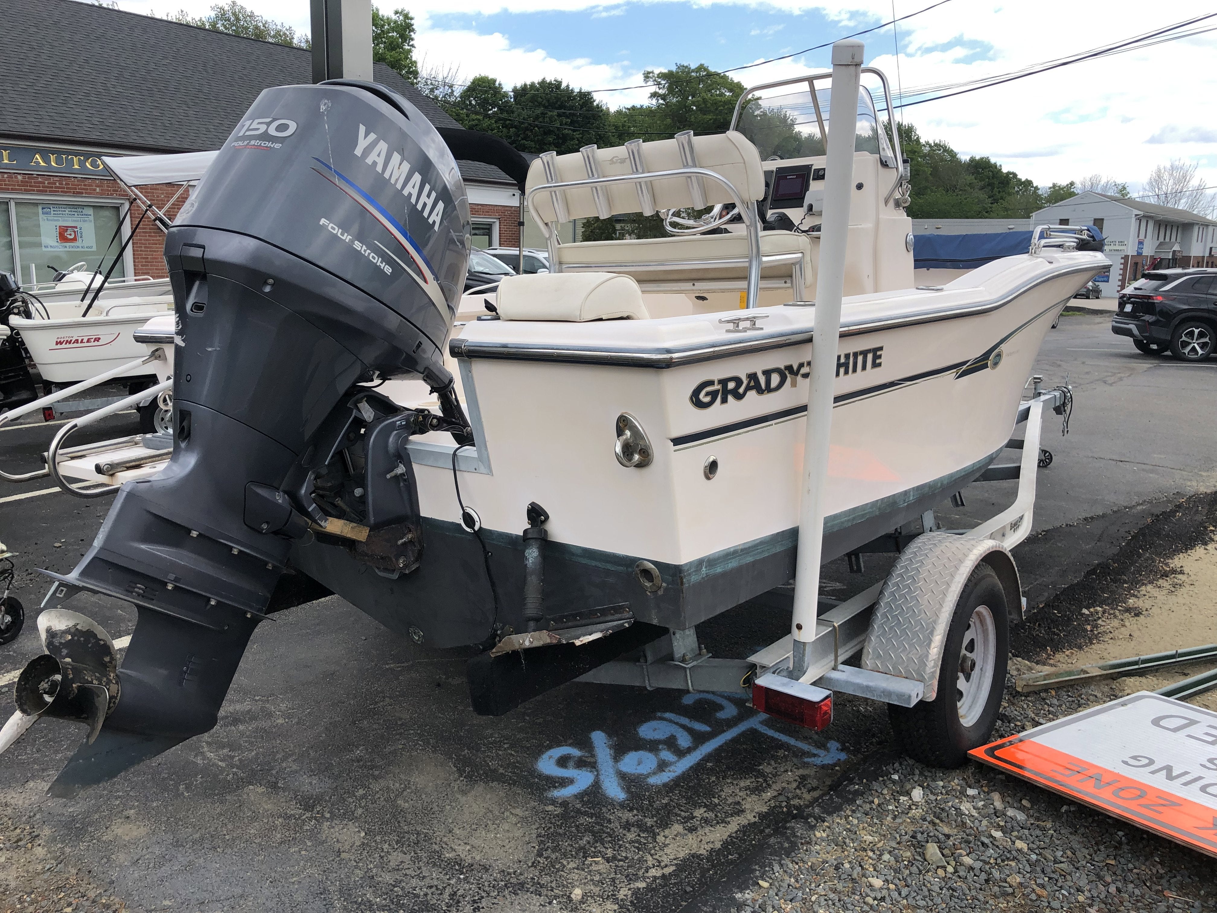2011 GRADY WHITE 18 FISHERMAN Base