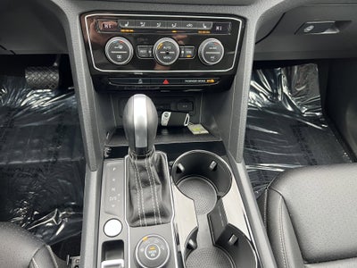 2023 Volkswagen Atlas 3.6L V6 SEL w/captains chairs