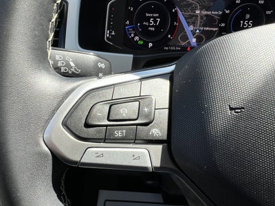 2023 Volkswagen Atlas 3.6L V6 SEL w/captains chairs