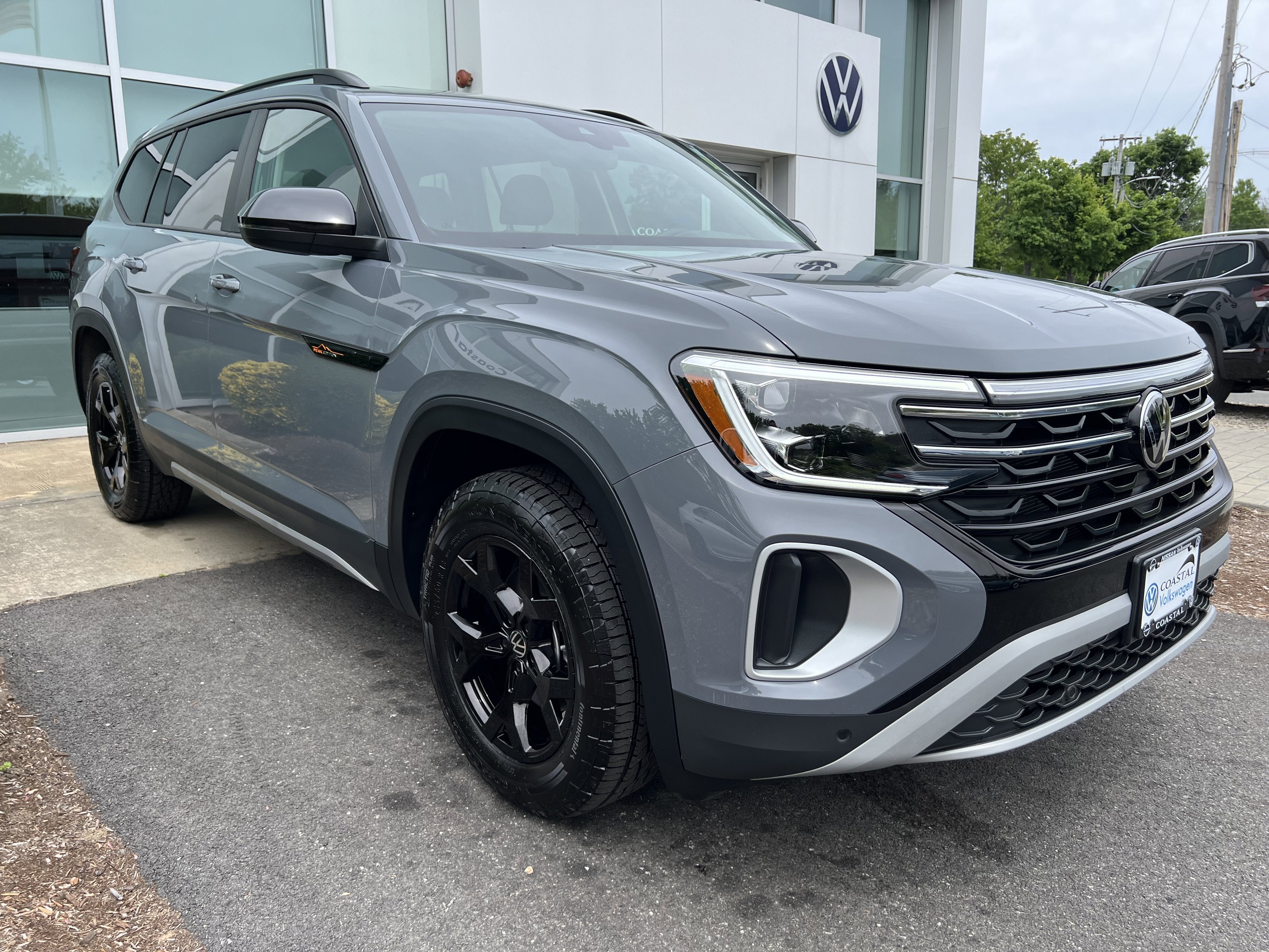 2025 Volkswagen Atlas 2.0T Peak Edition