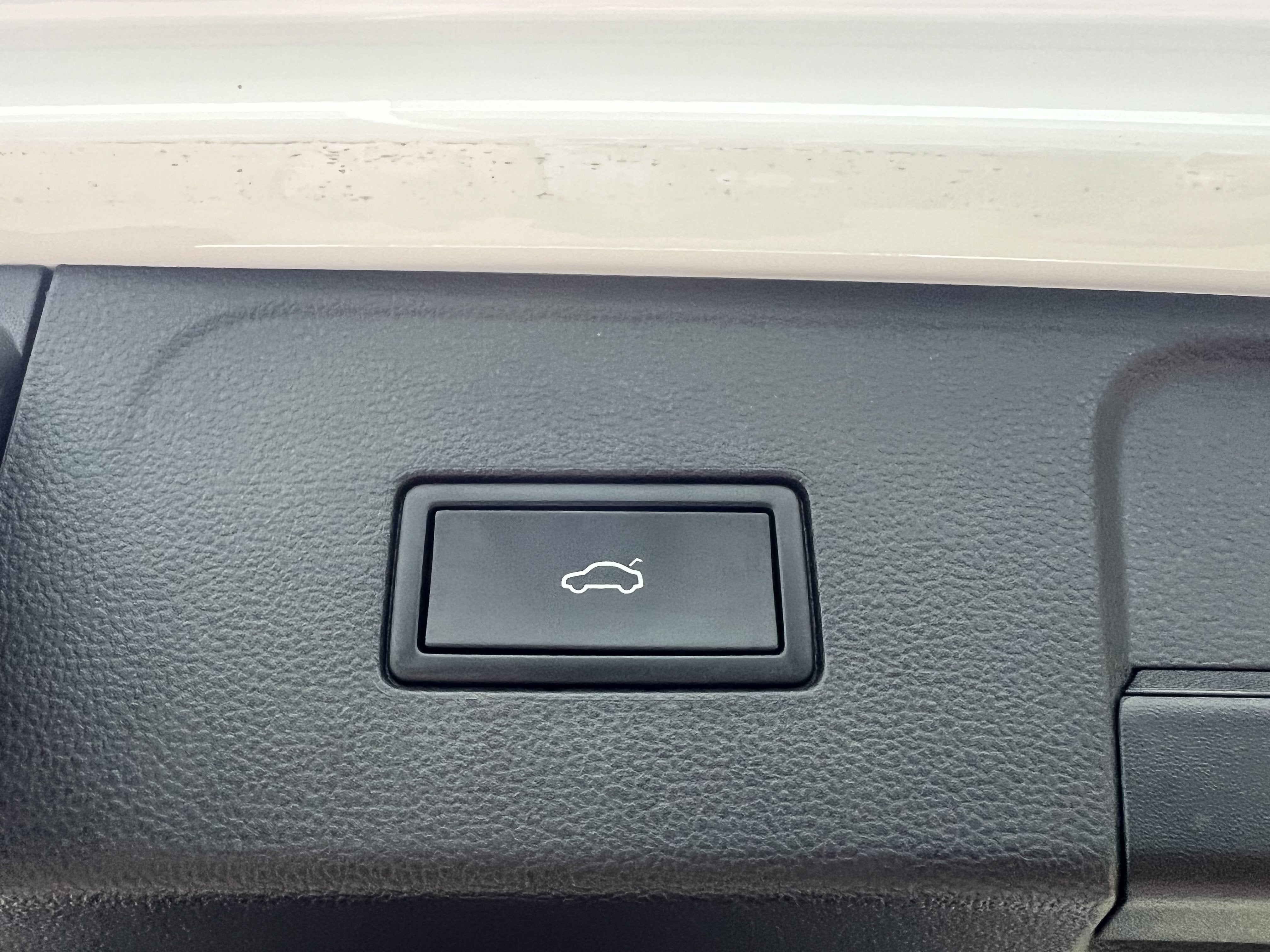 2024 Volkswagen Atlas 2.0T Peak Edition SE w/Technology