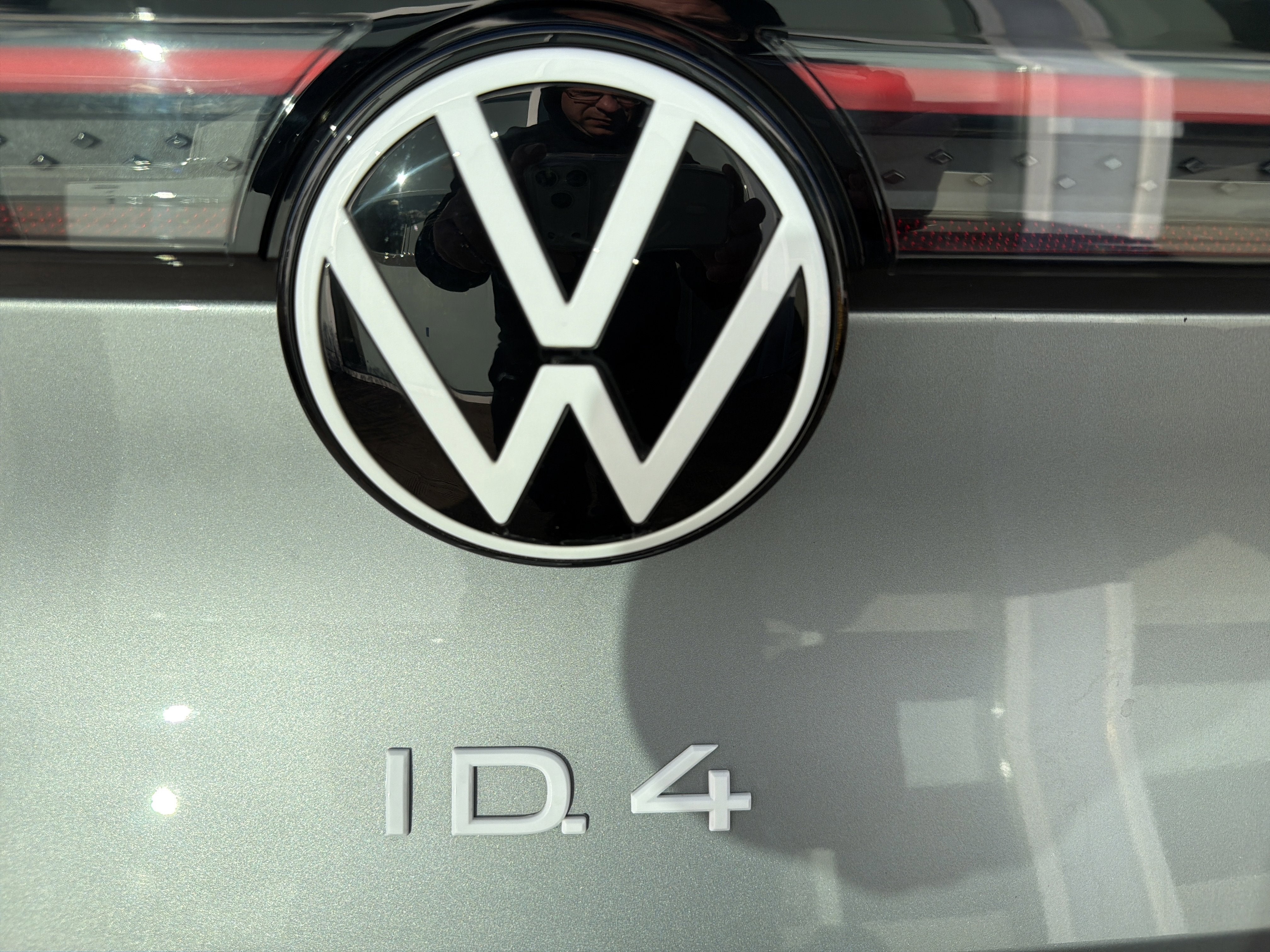 2023 Volkswagen ID.4 Pro