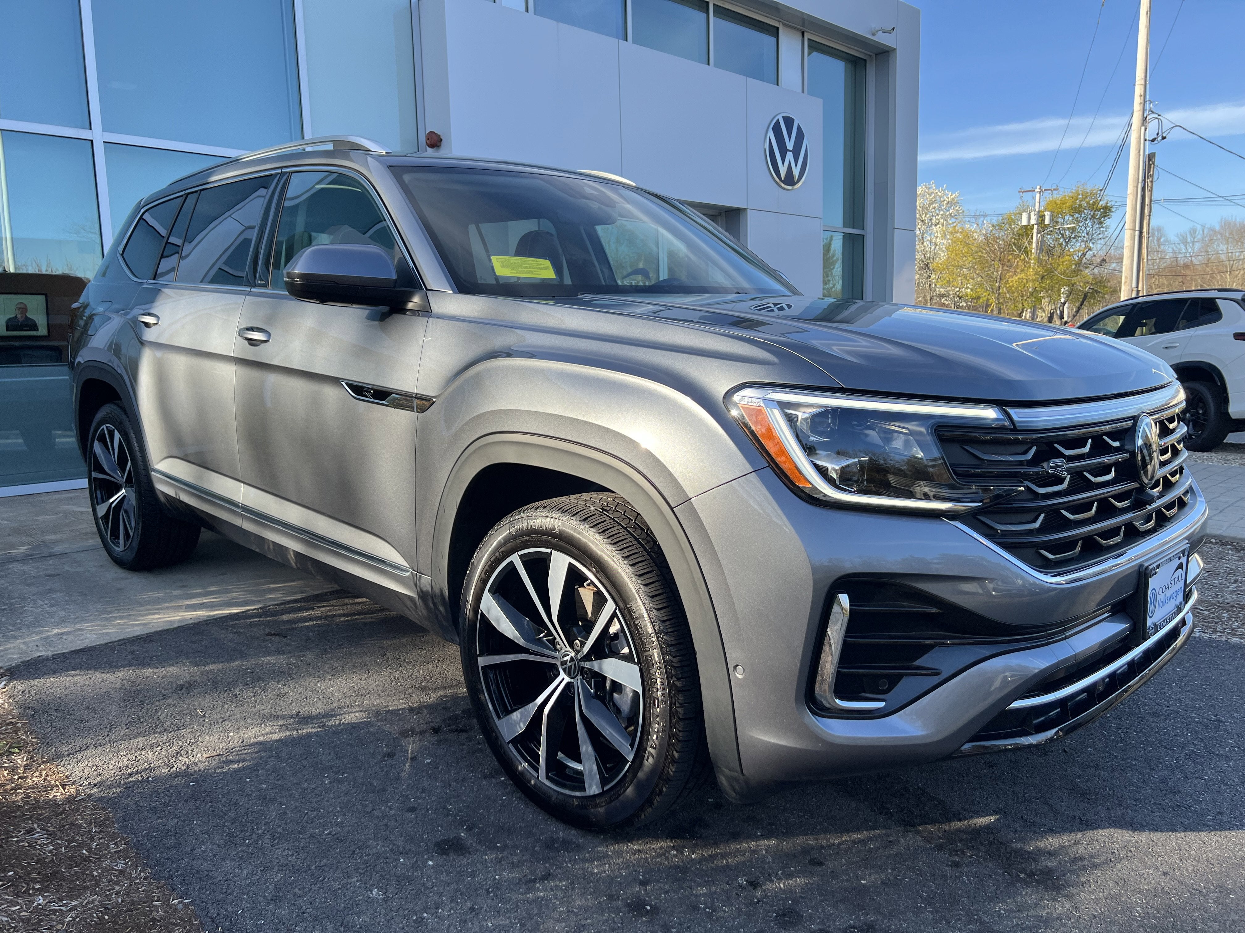 2025 Volkswagen Atlas 2.0T SEL Premium R-Line