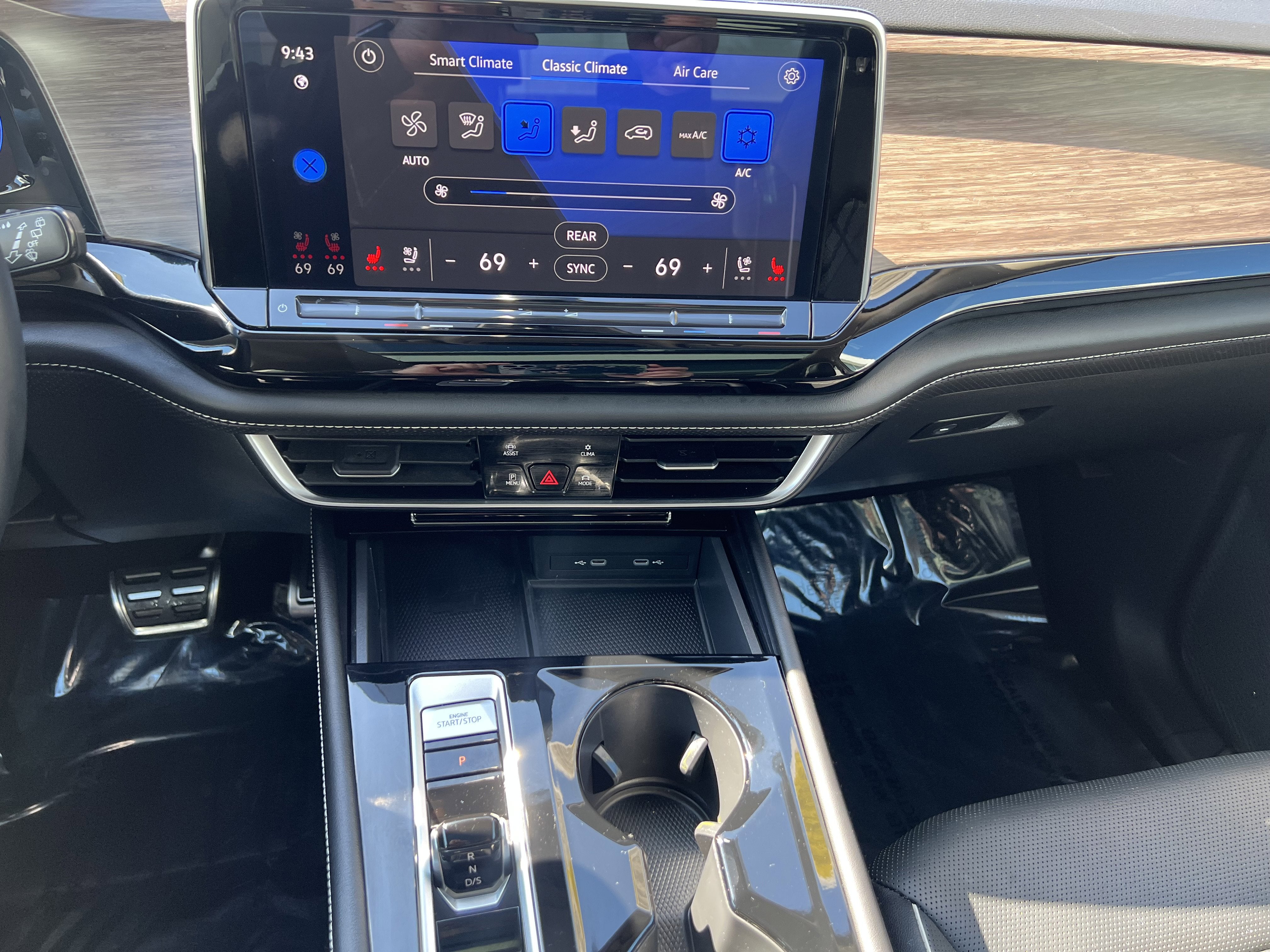 2024 Volkswagen Atlas 2.0T SEL Premium R-Line