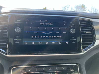 2023 Volkswagen Atlas 3.6L V6 SEL Premium R-Line w/captains chairs