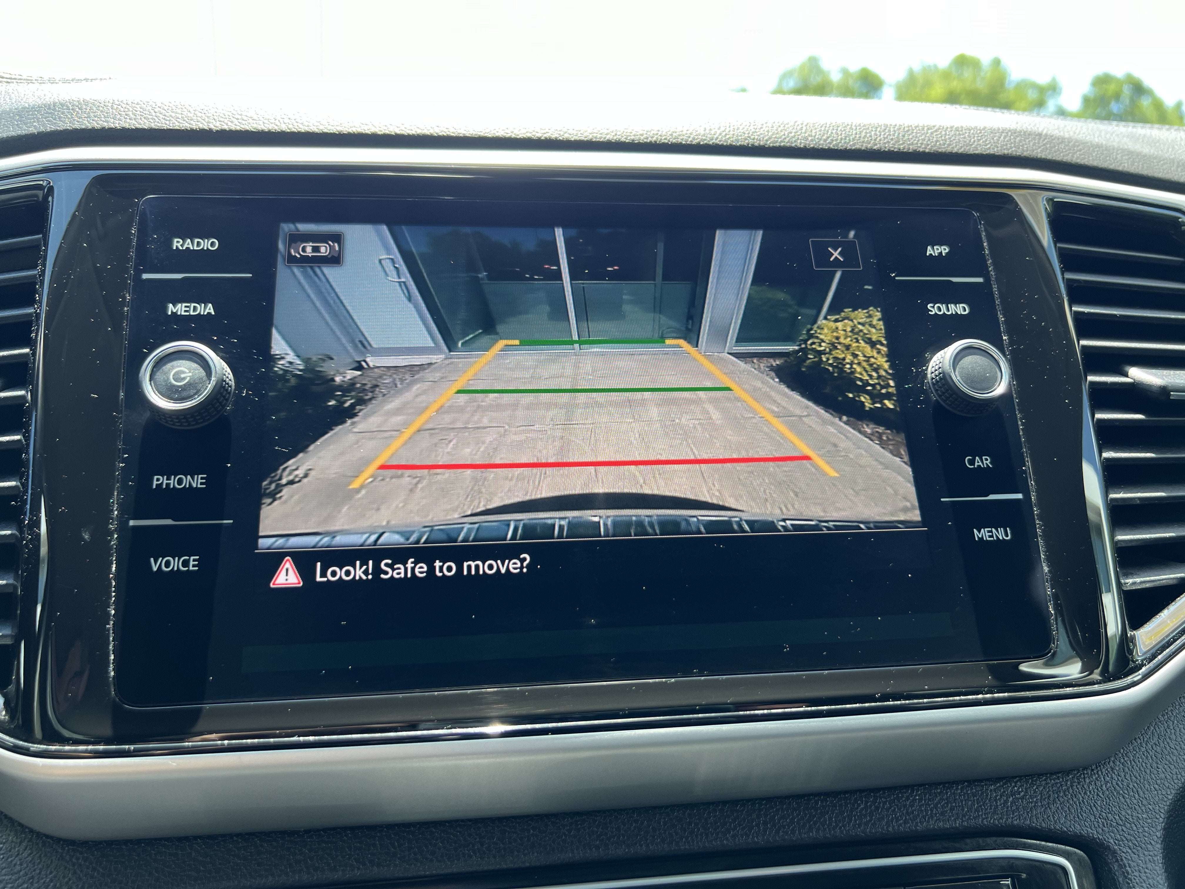 2022 Volkswagen Atlas 2.0T SE w/Technology