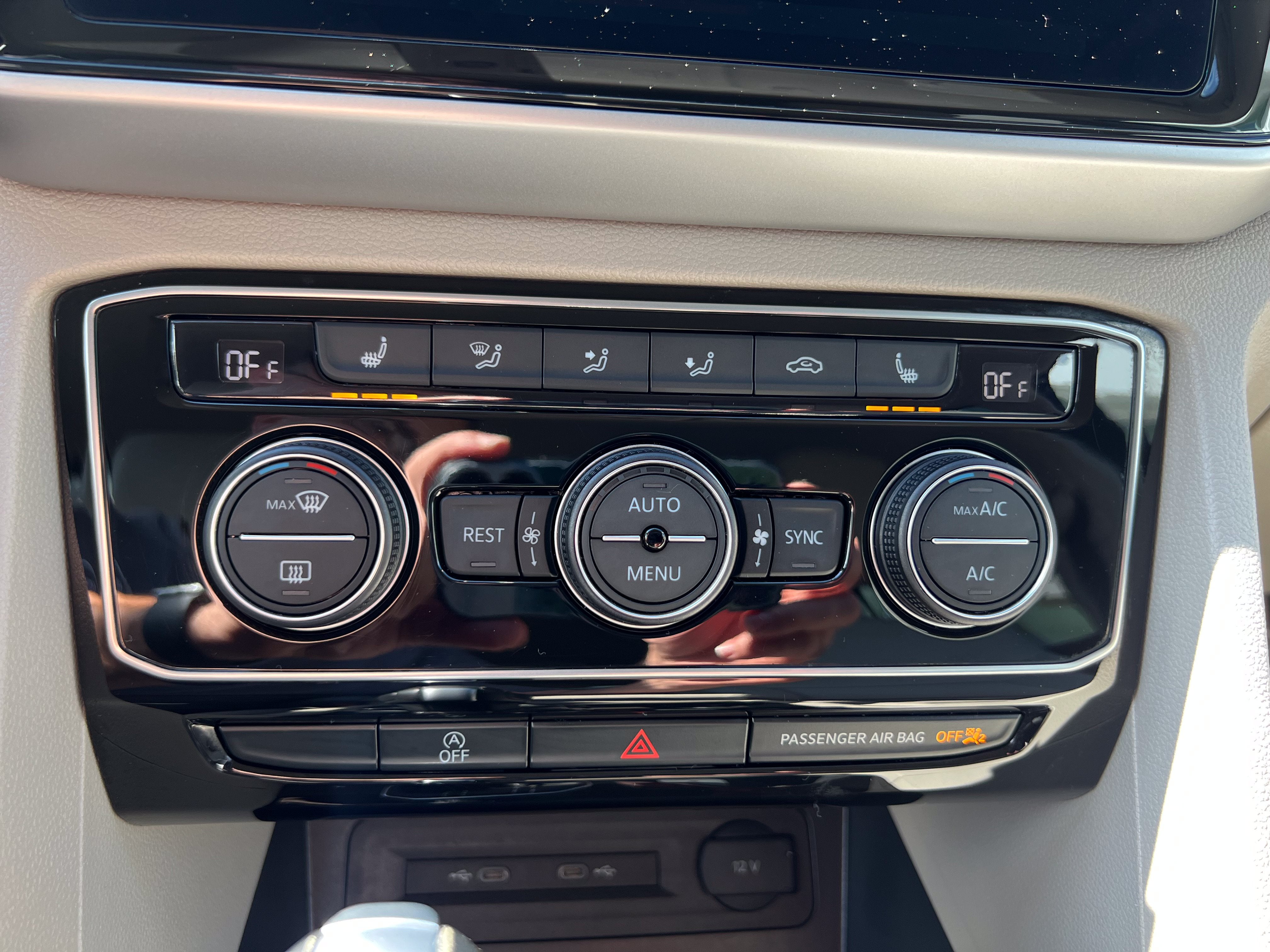 2023 Volkswagen Atlas 3.6L V6 SE w/Technology