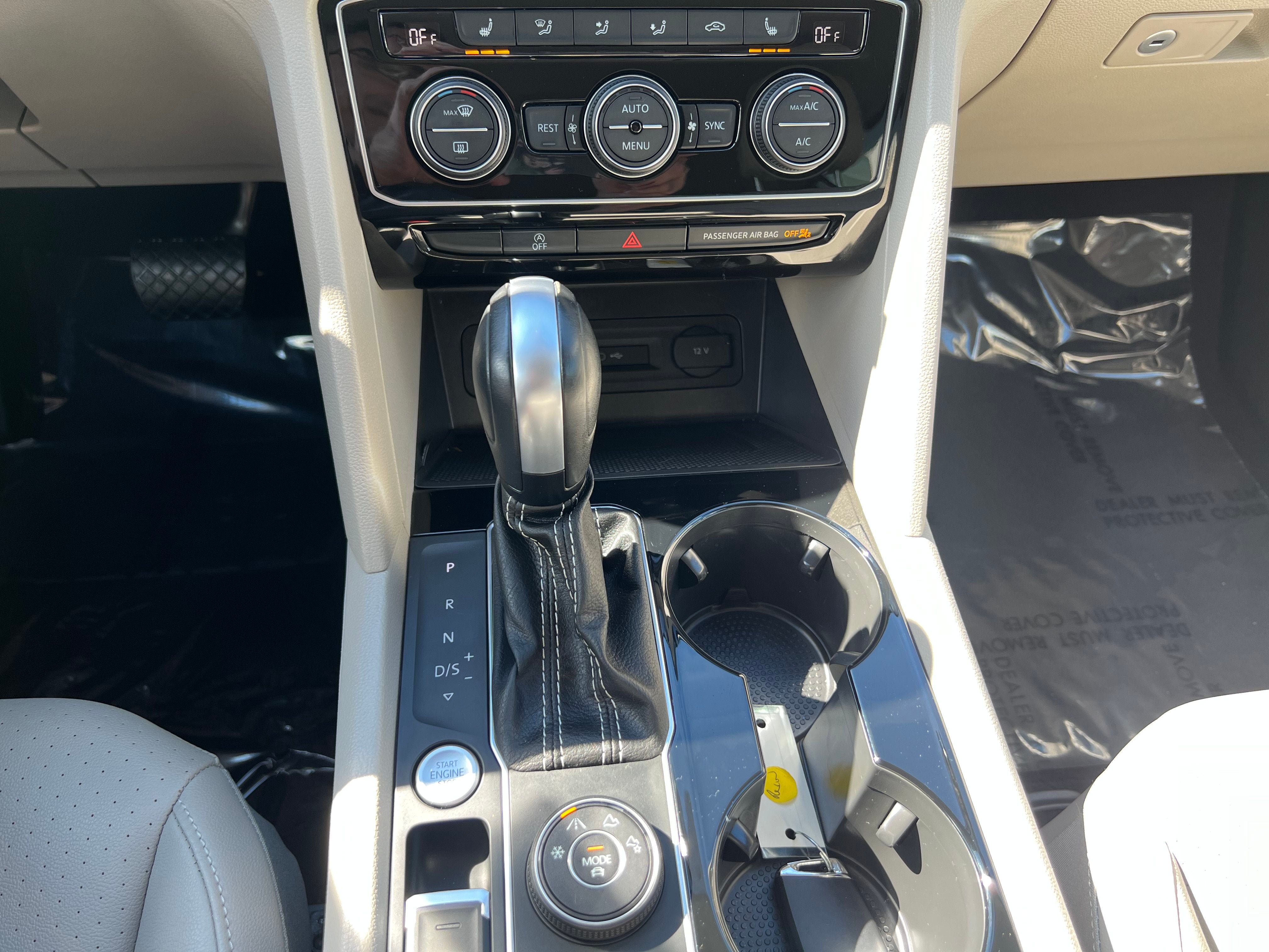 2023 Volkswagen Atlas 3.6L V6 SE w/Technology