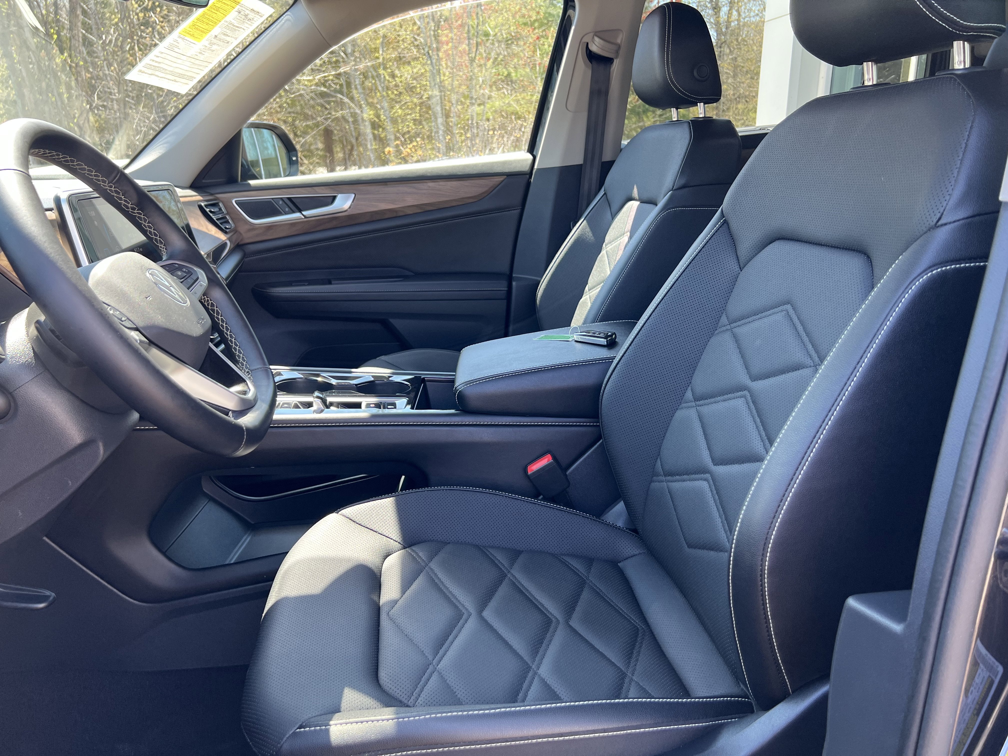 2025 Volkswagen Atlas 2.0T SE w/Technology