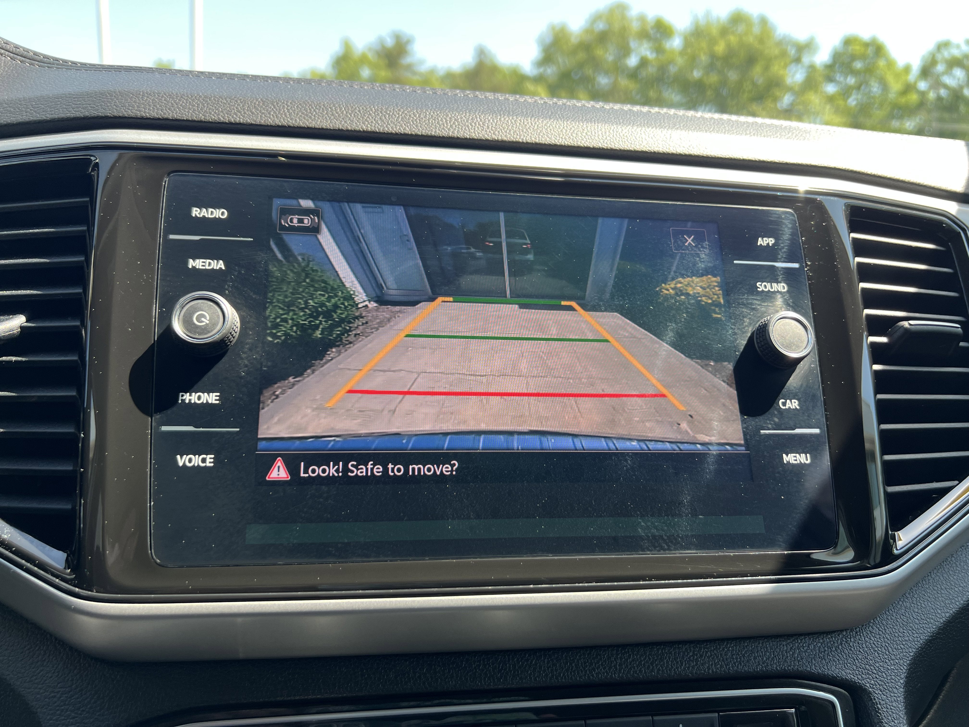 2023 Volkswagen Atlas 3.6L V6 SE w/Technology
