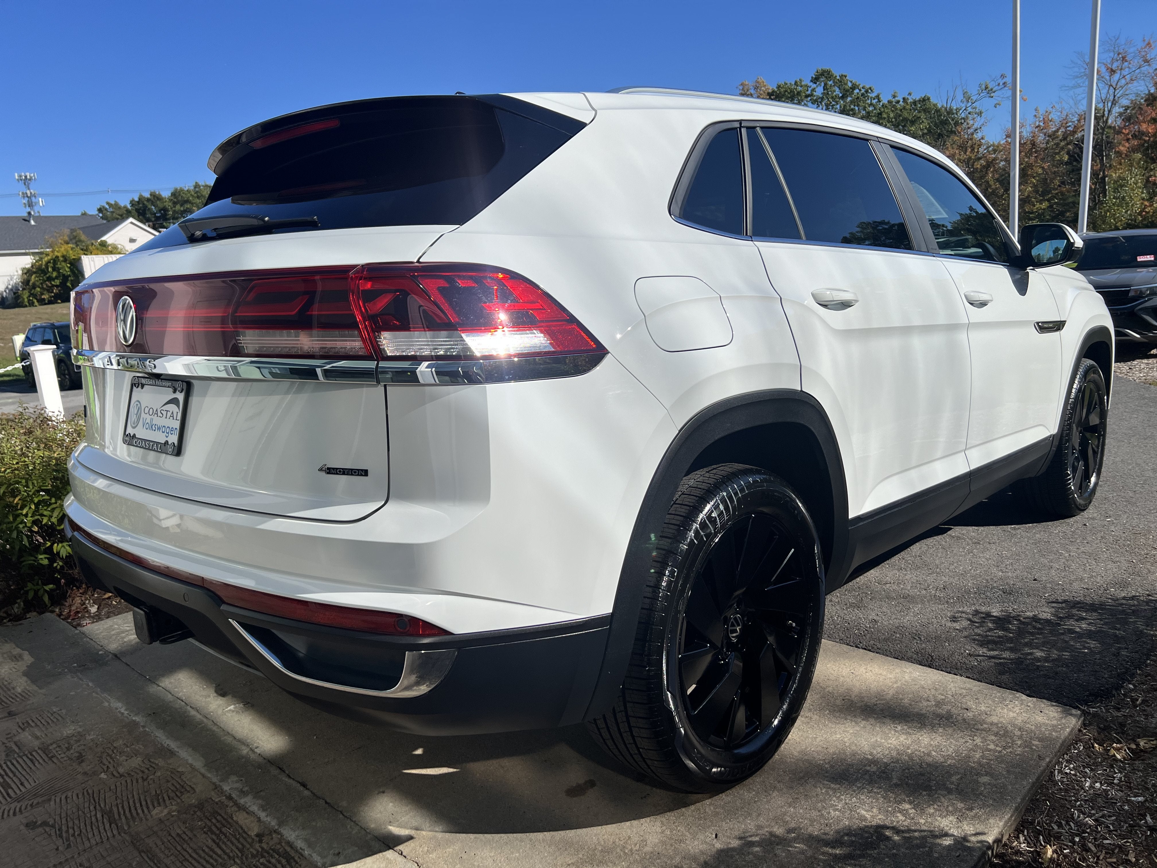 2024 Volkswagen Atlas Cross Sport 2.0T SE w/Technology