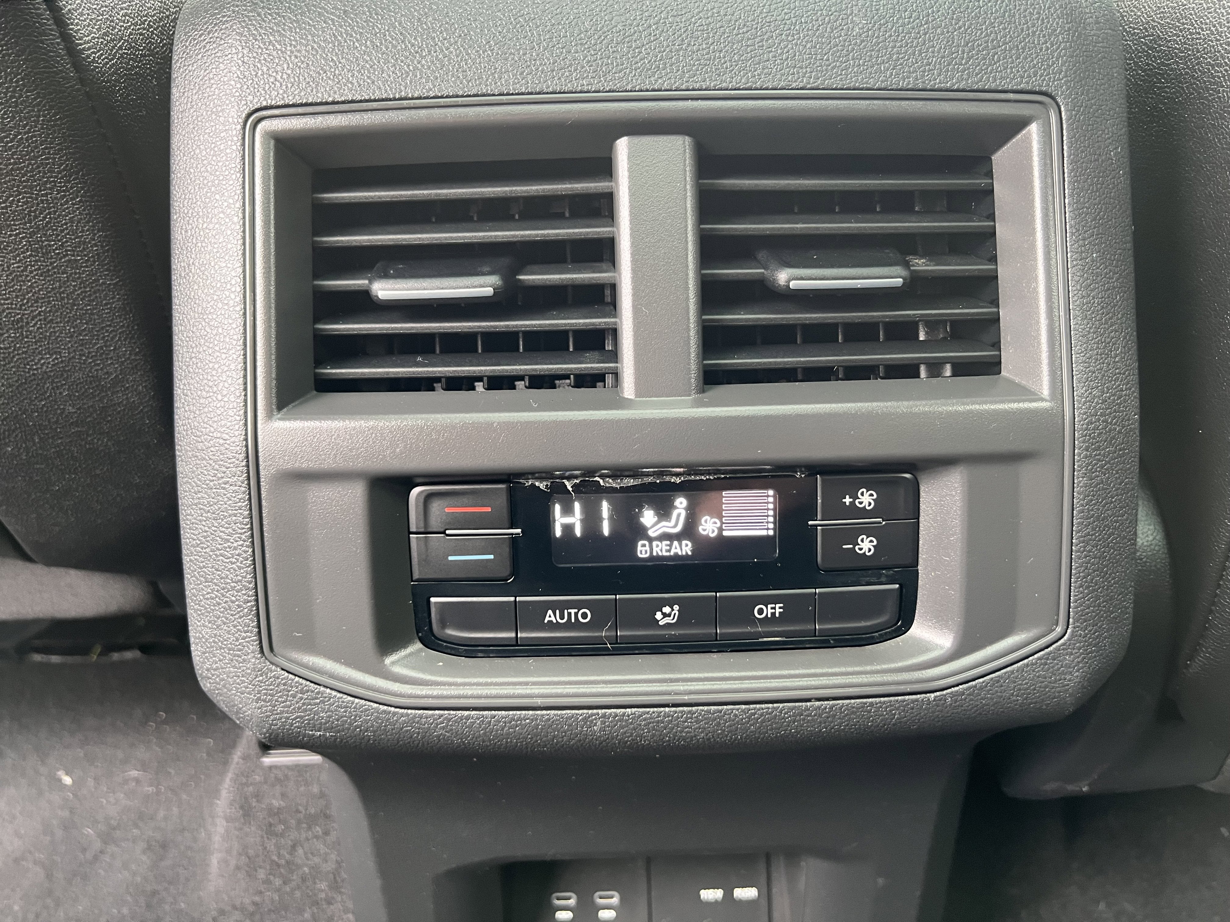 2023 Volkswagen Atlas 2.0T SE w/Technology w/panoramic sunroof