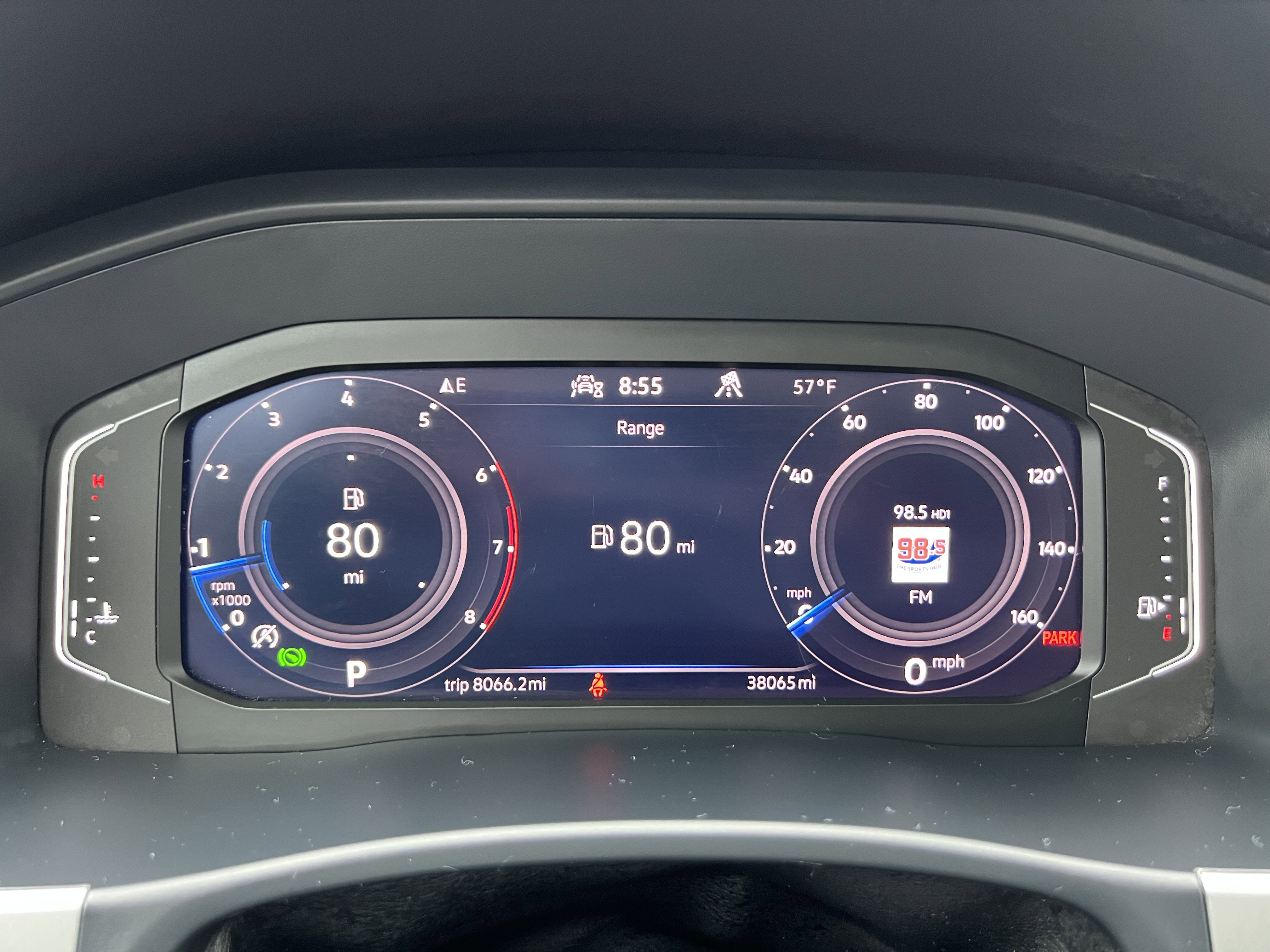 2023 Volkswagen Atlas 2.0T SE w/Technology w/panoramic sunroof