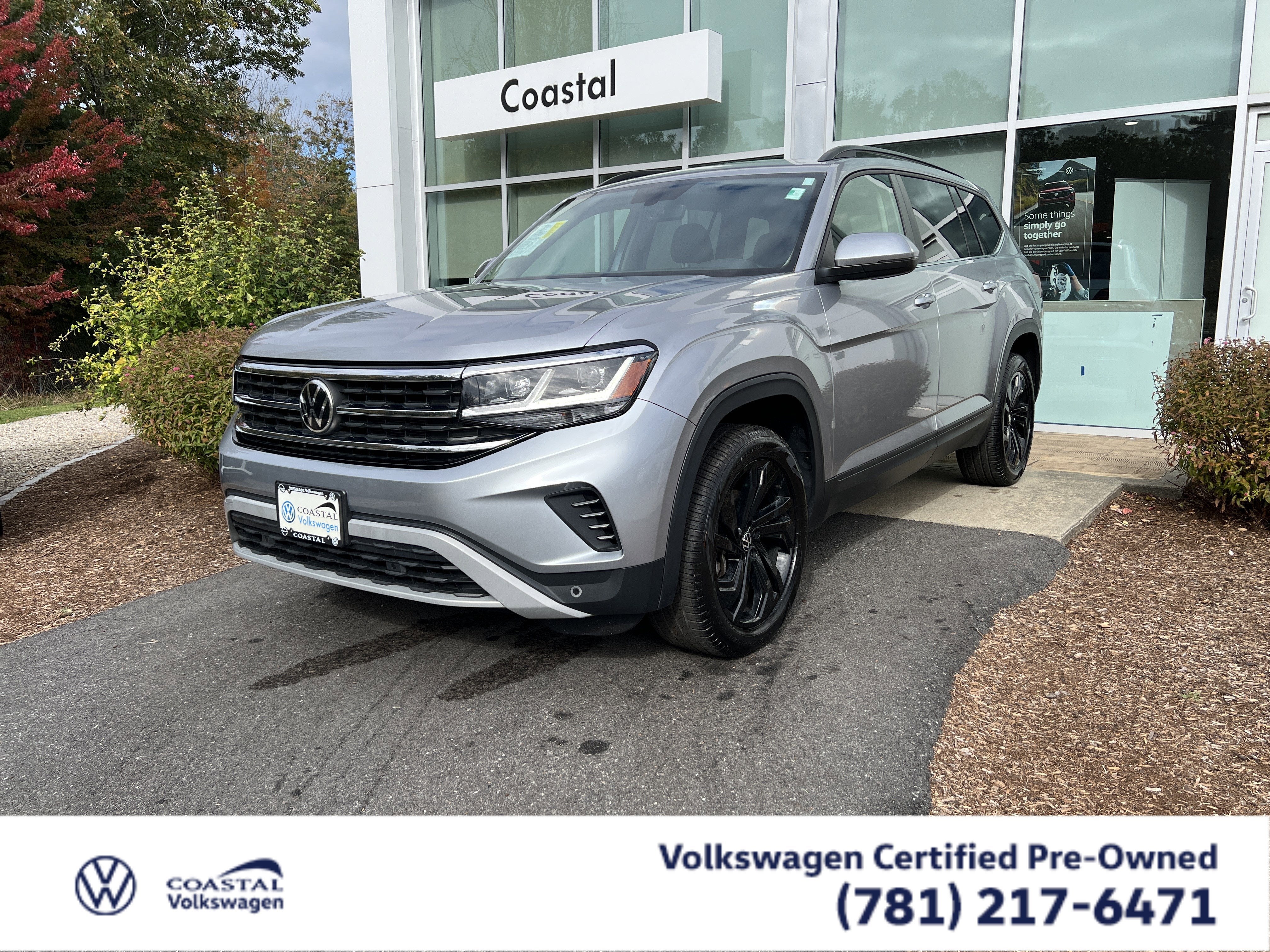 2022 Volkswagen Atlas 2.0T SE w/Technology w/Captains Chairs and Panoramic Sunroof