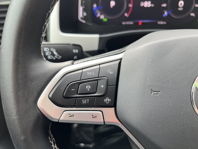 2022 Volkswagen Atlas 2.0T SE w/Technology w/Captains Chairs and Panoramic Sunroof