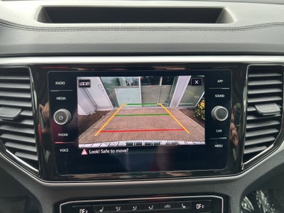 2022 Volkswagen Atlas 2.0T SE w/Technology w/Captains Chairs and Panoramic Sunroof