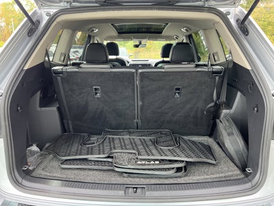 2022 Volkswagen Atlas 2.0T SE w/Technology w/Captains Chairs and Panoramic Sunroof