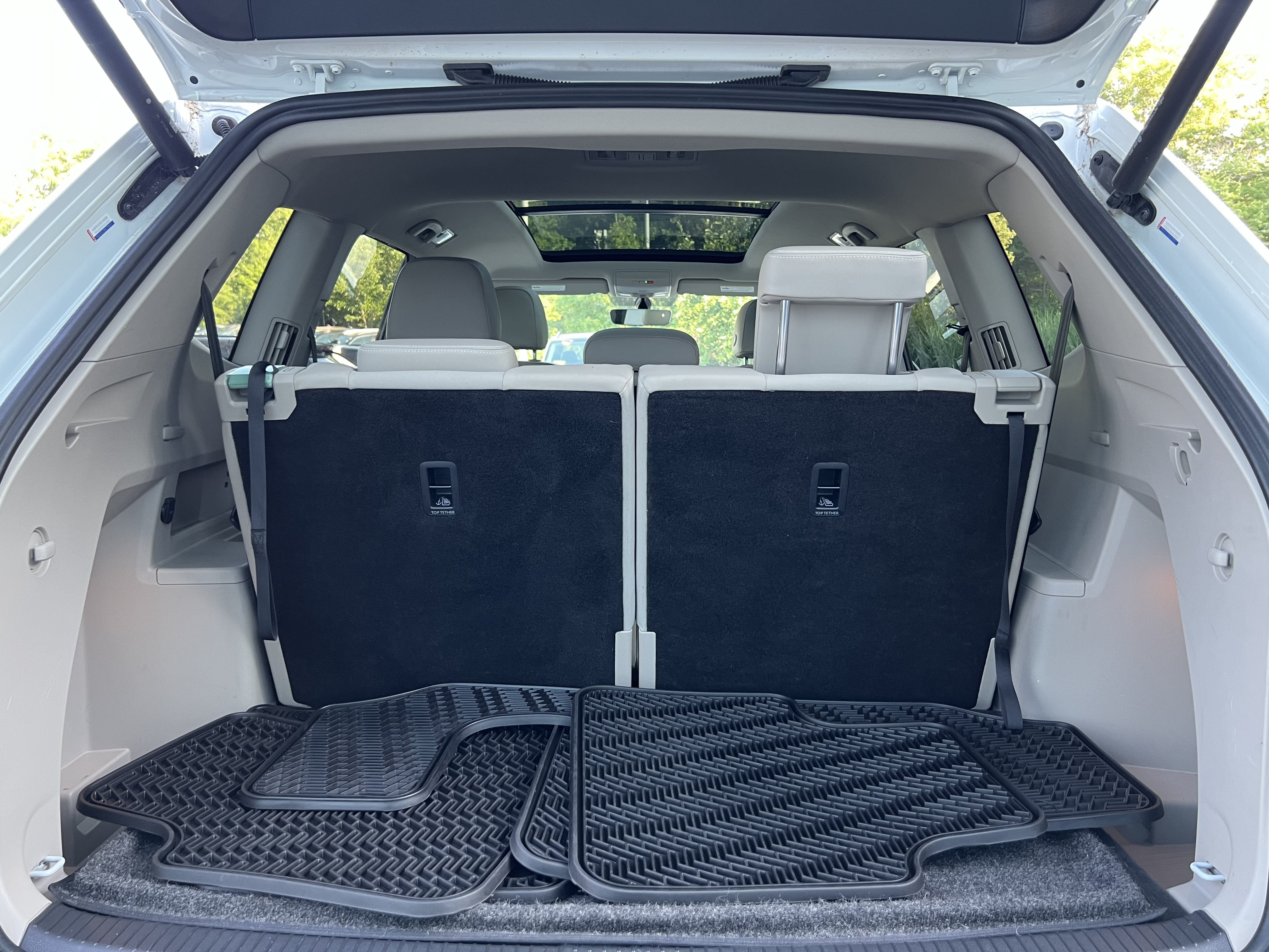 2023 Volkswagen Atlas 3.6L V6 SE w/Technology W/Panoramic Sunroof