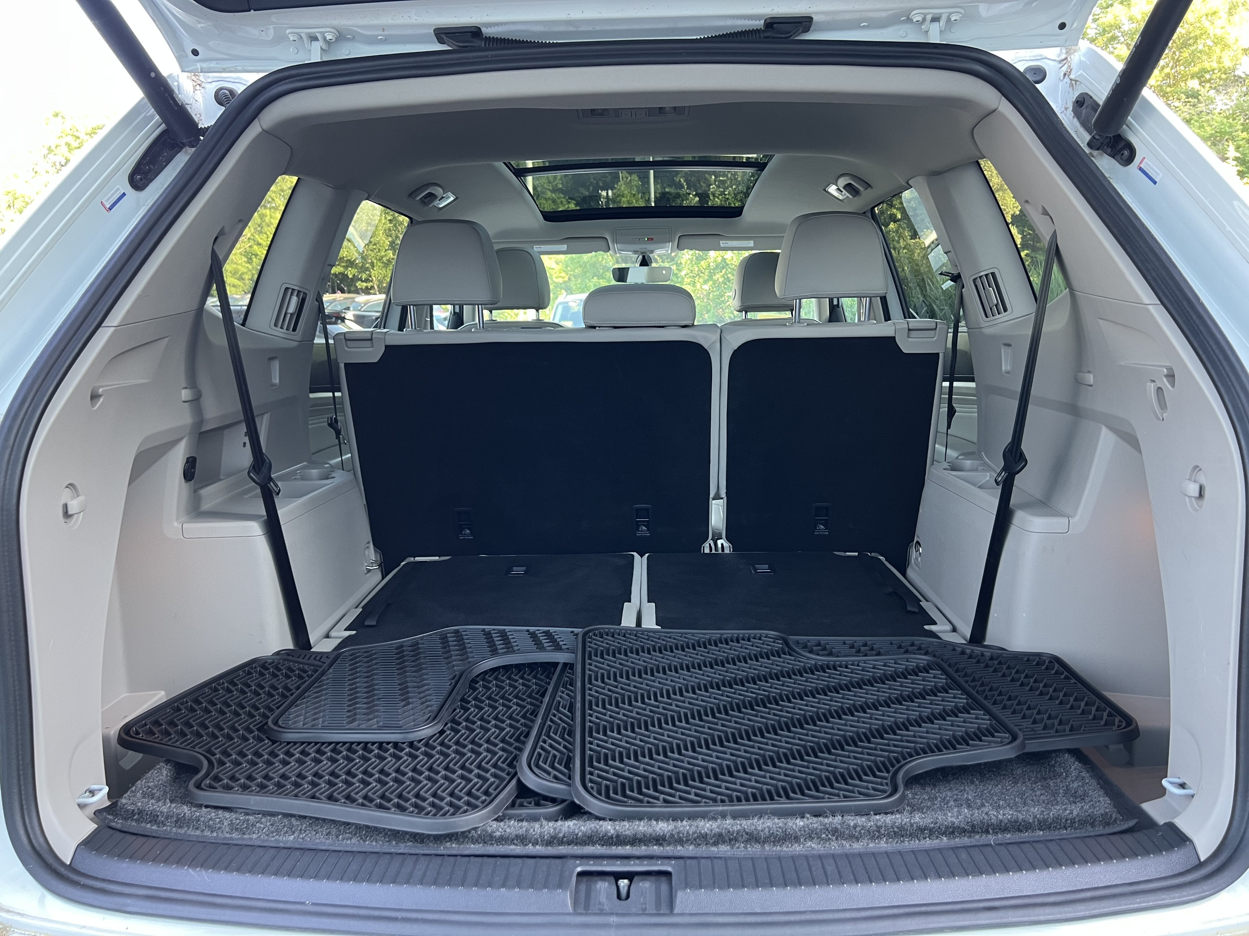 2023 Volkswagen Atlas 3.6L V6 SE w/Technology W/Panoramic Sunroof