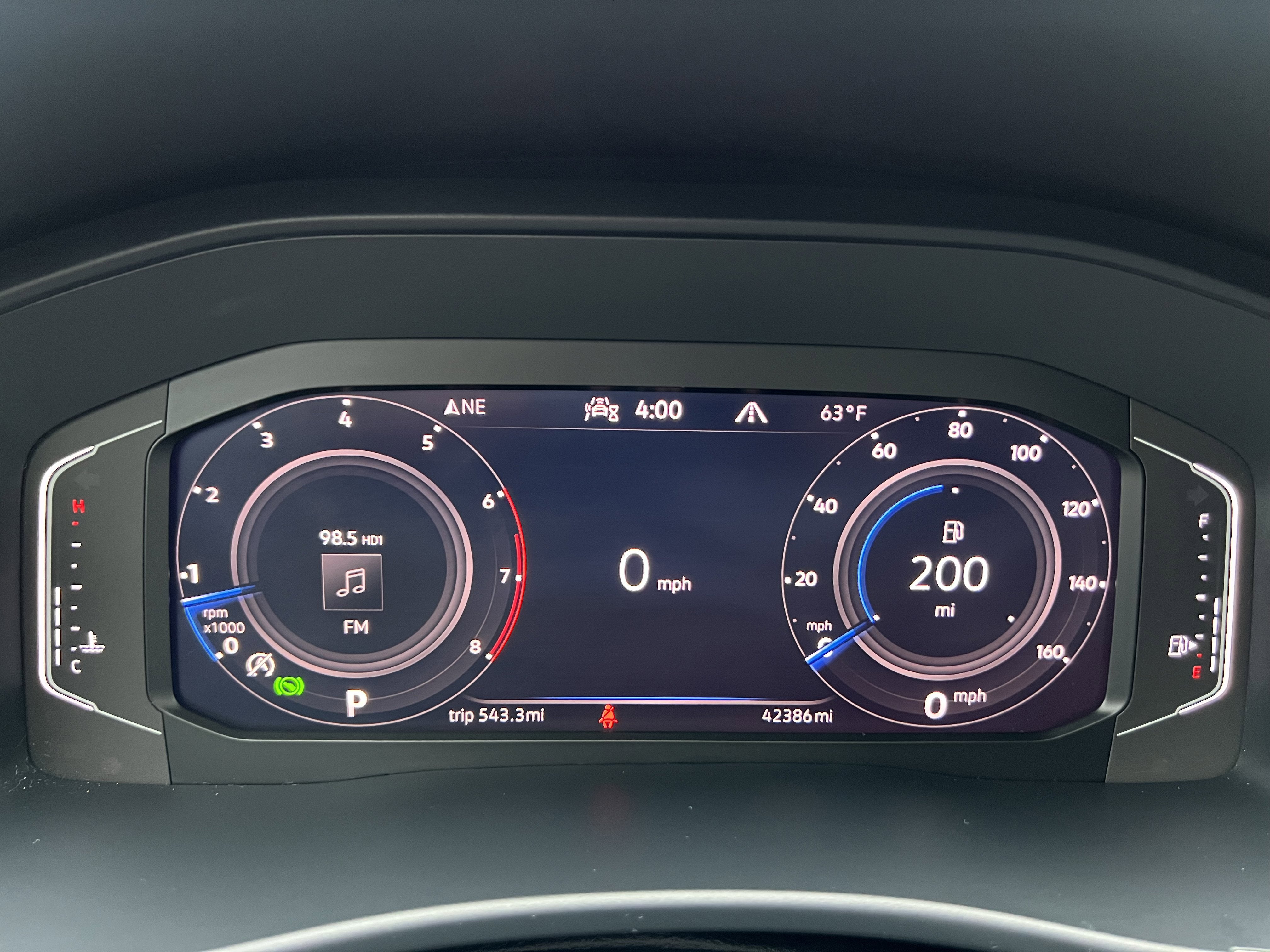 2023 Volkswagen Atlas 3.6L V6 SE w/Technology w/panoramic sunroof