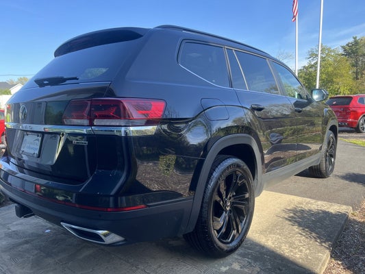 2022 Volkswagen Atlas 3.6L V6 SE w/Technology W/Panoramic Sunroof & Captain's Chairs in Cohasset, MA - Coastal Auto Center