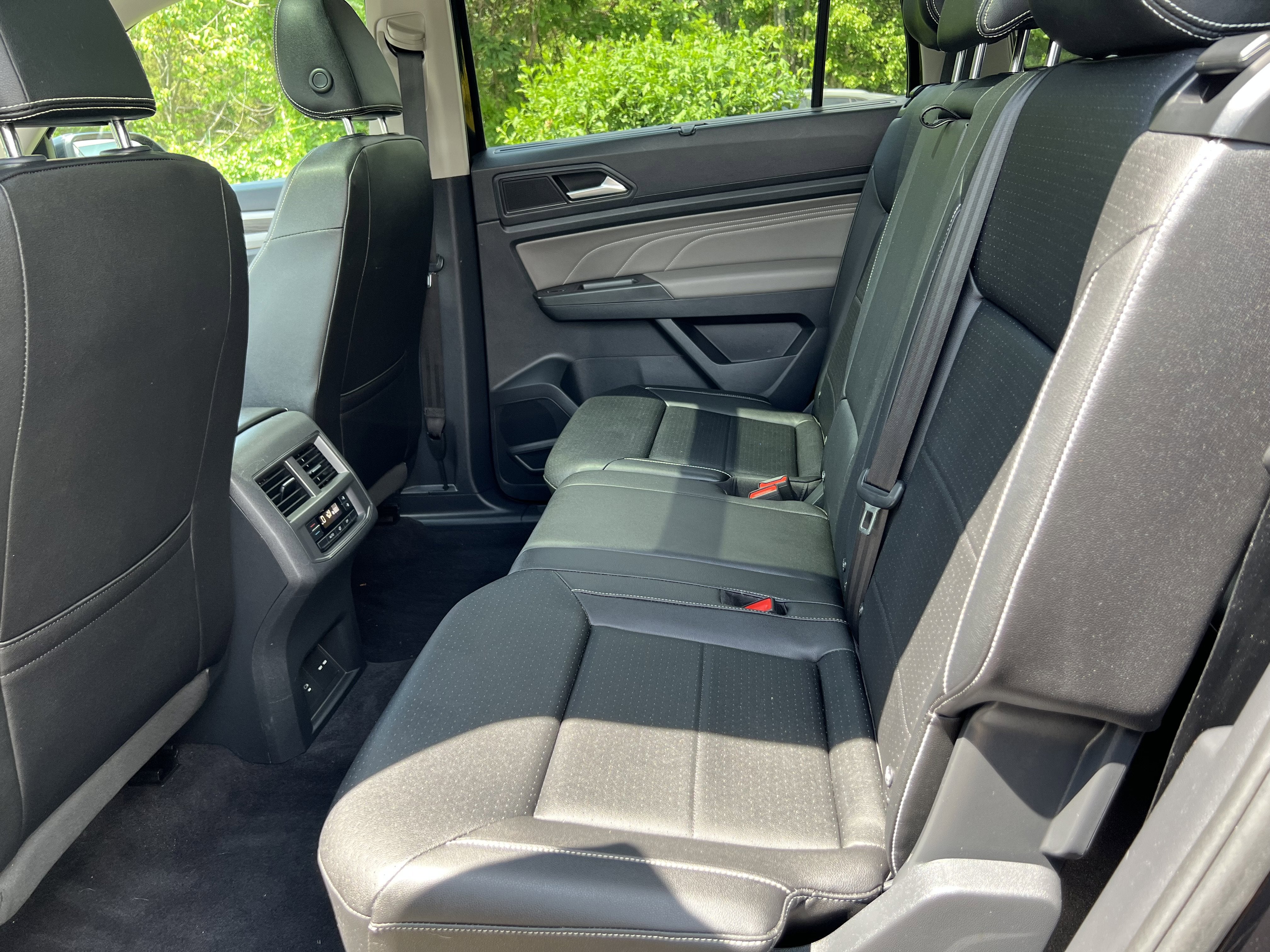 2023 Volkswagen Atlas 3.6L V6 SE w/Technology W/Panoramic Sunroof