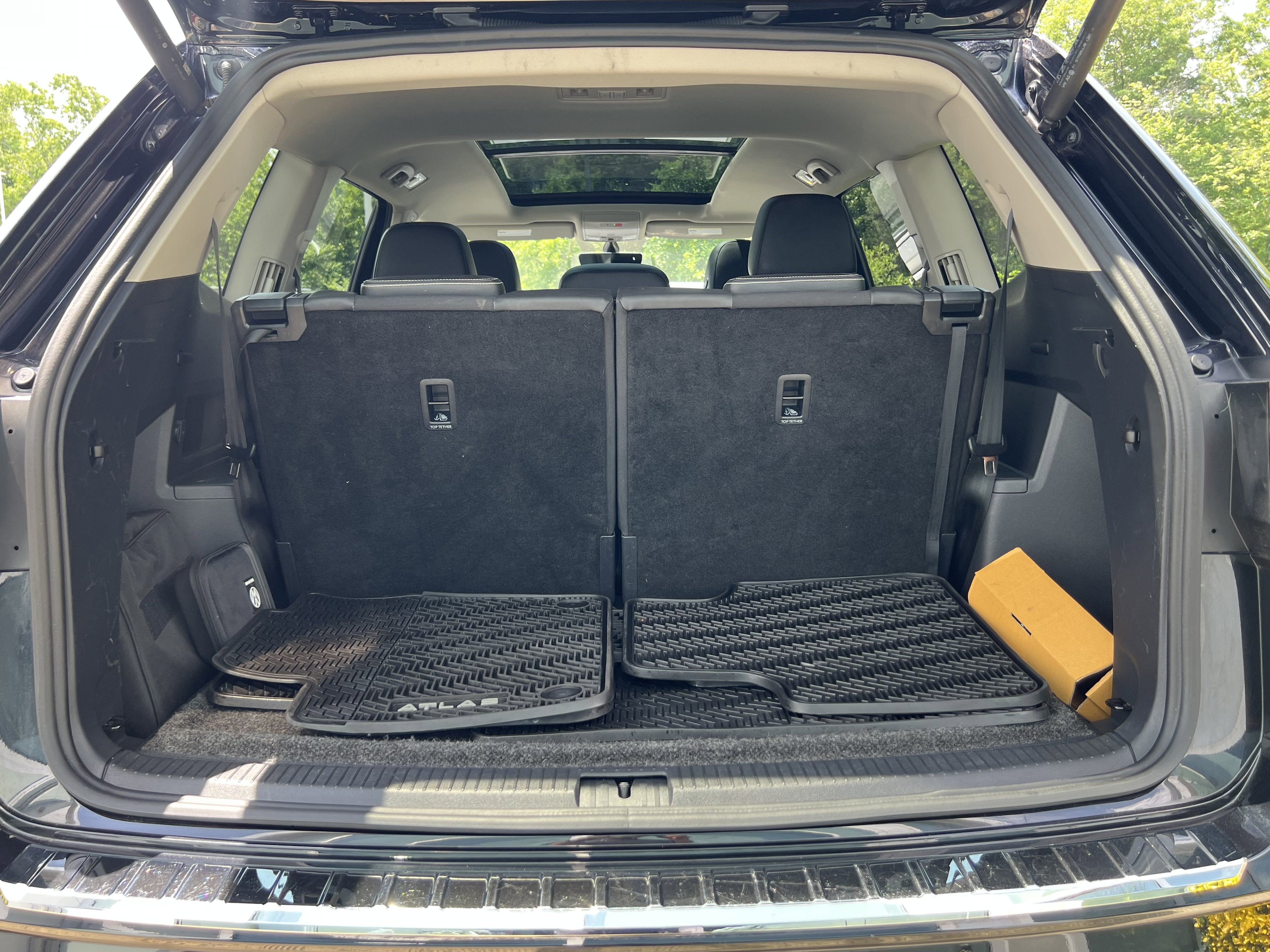 2023 Volkswagen Atlas 3.6L V6 SE w/Technology W/Panoramic Sunroof