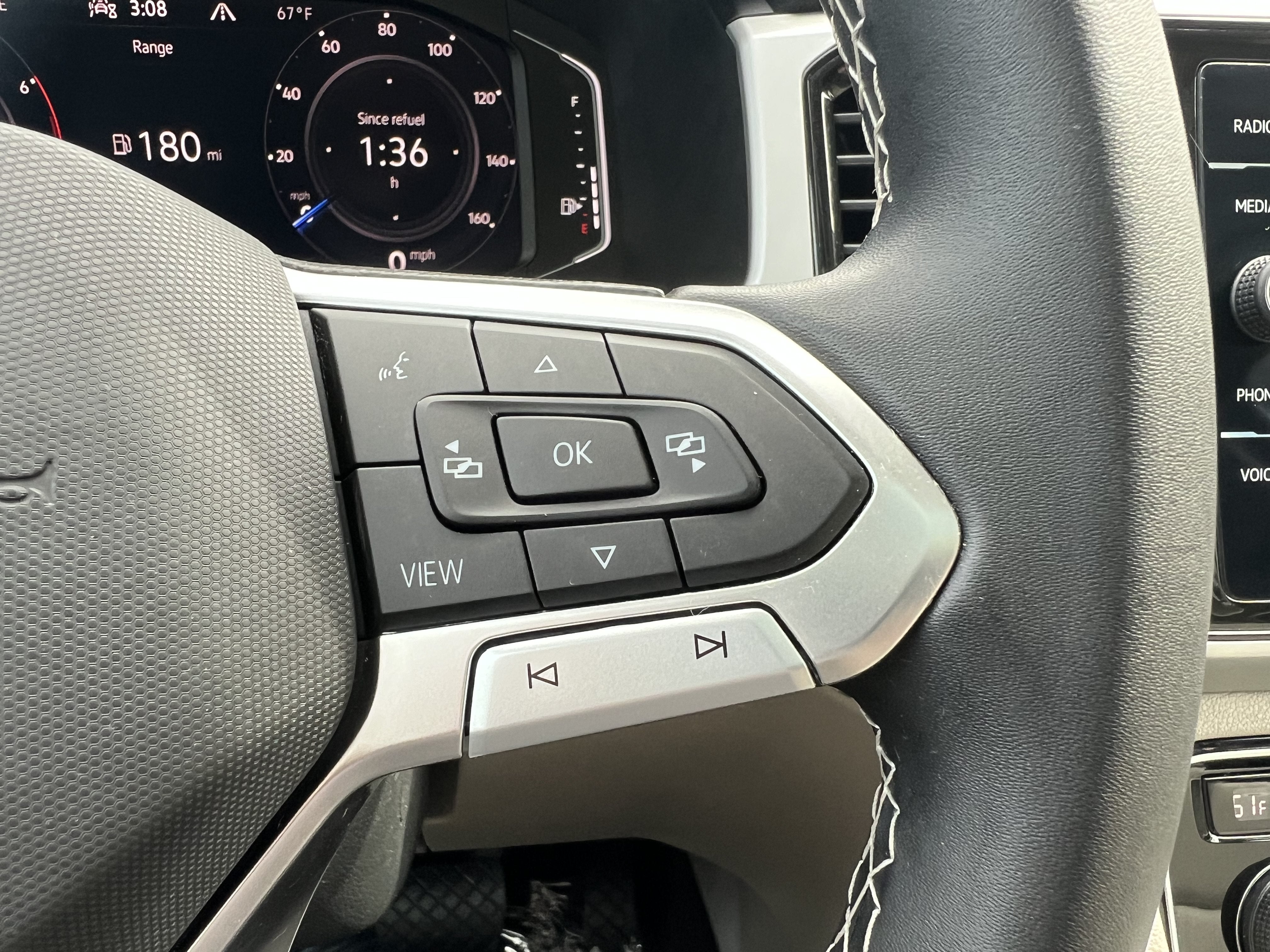 2023 Volkswagen Atlas 3.6L V6 SE w/Technology