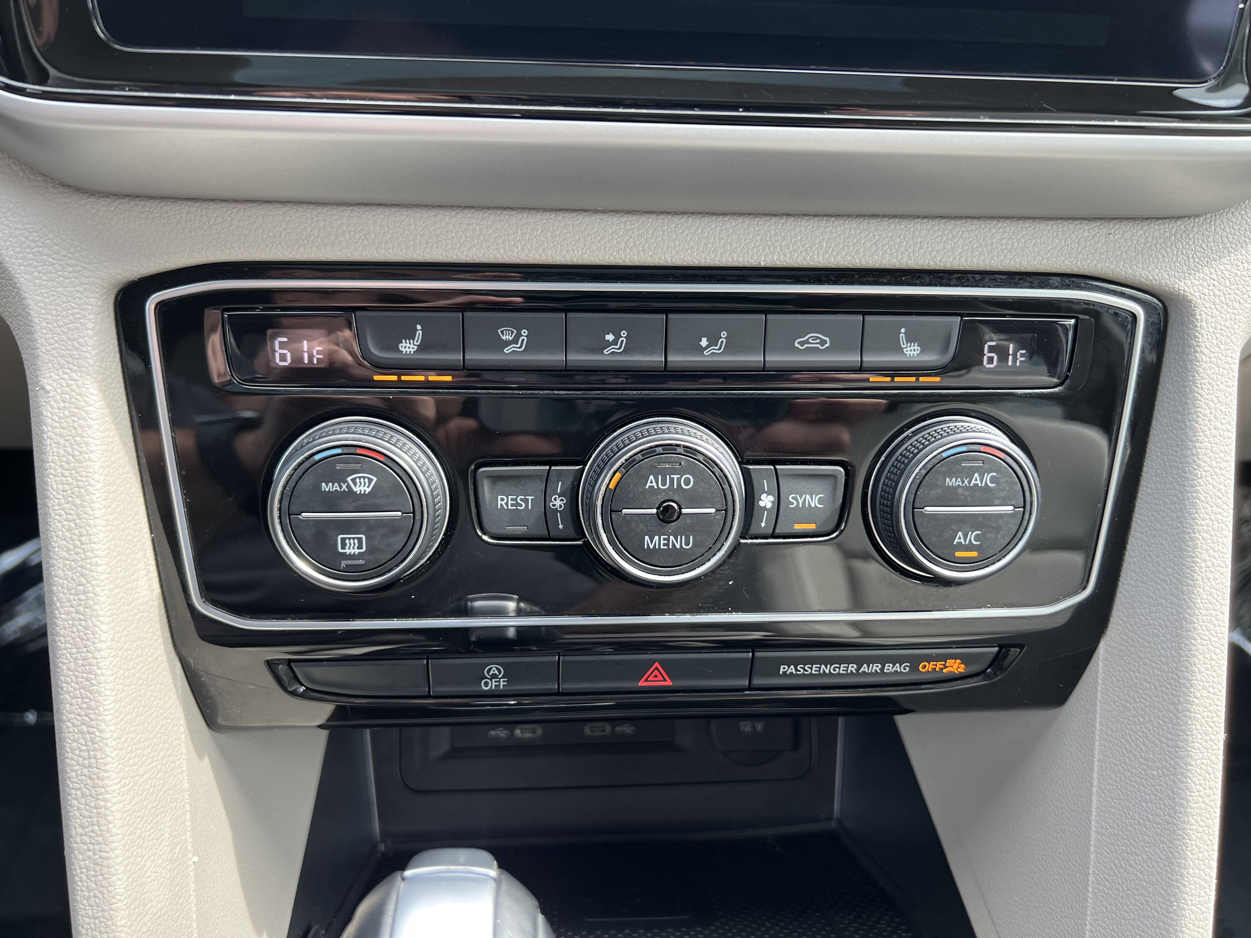 2023 Volkswagen Atlas 3.6L V6 SE w/Technology