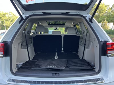 2023 Volkswagen Atlas 3.6L V6 SE w/Technology W/Panoramic Sunroof & Black Wheel Package