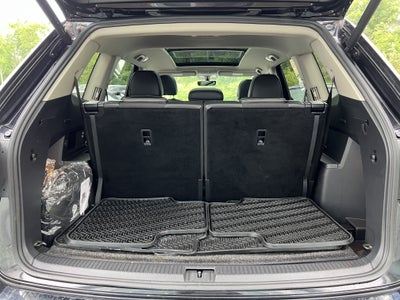 2023 Volkswagen Atlas 3.6L V6 SE w/Technology W/Panoramic Sunroof & Black Wheel Package